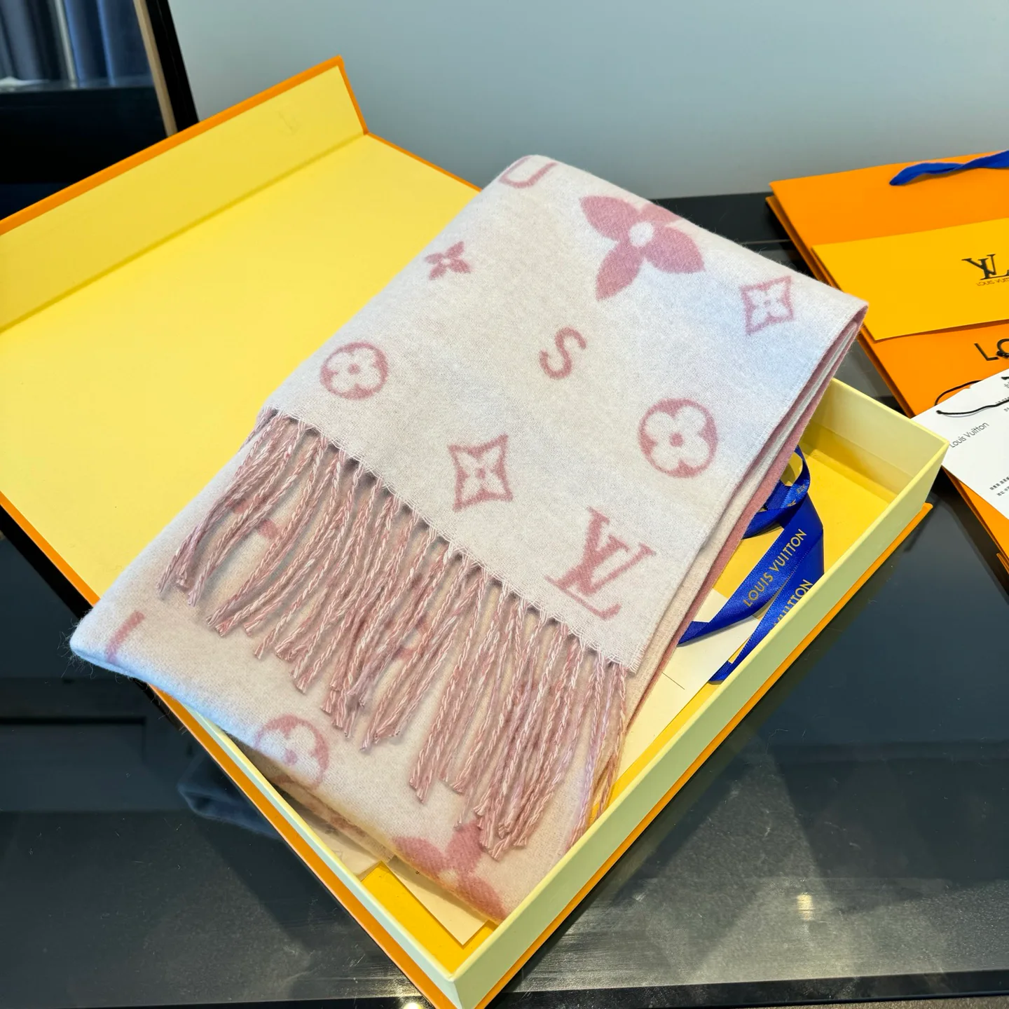 Шарфы Louis Vuitton 453488