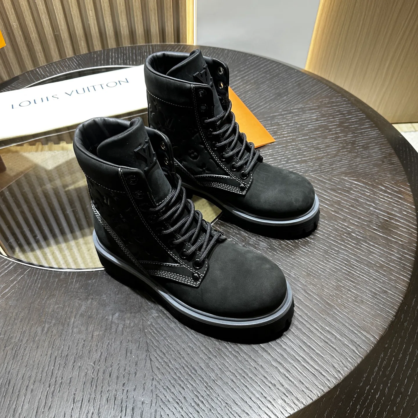 Ботинки Мужские Louis Vuitton 18995433
