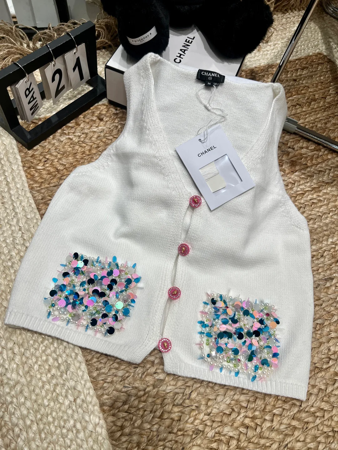 Жилеты Женские Chanel 11239691
