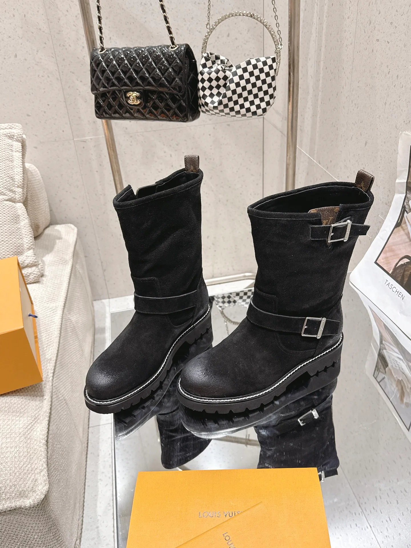 Ботинки Женские Louis Vuitton 19807858