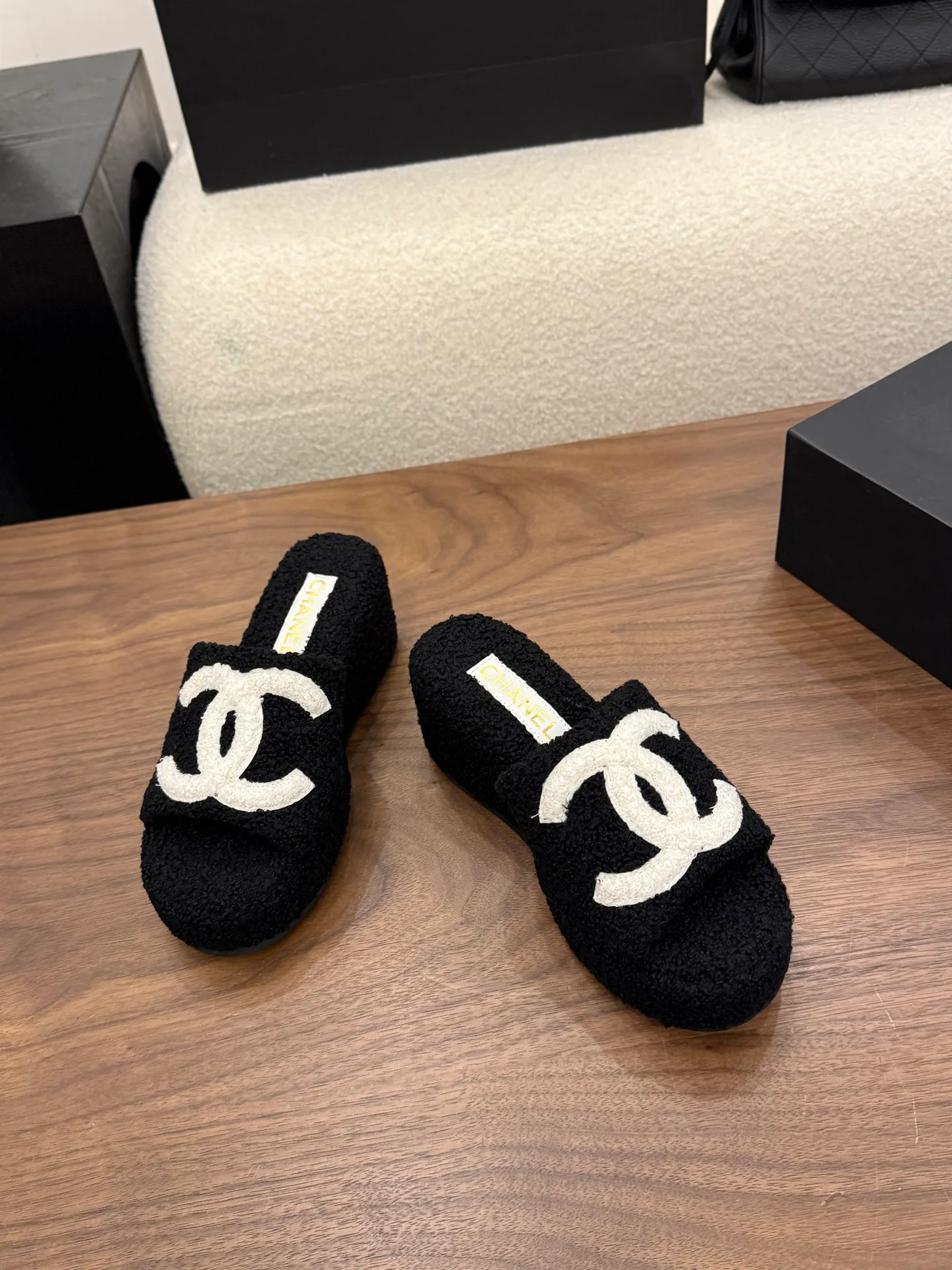 Тапочки Женские Chanel 18440716