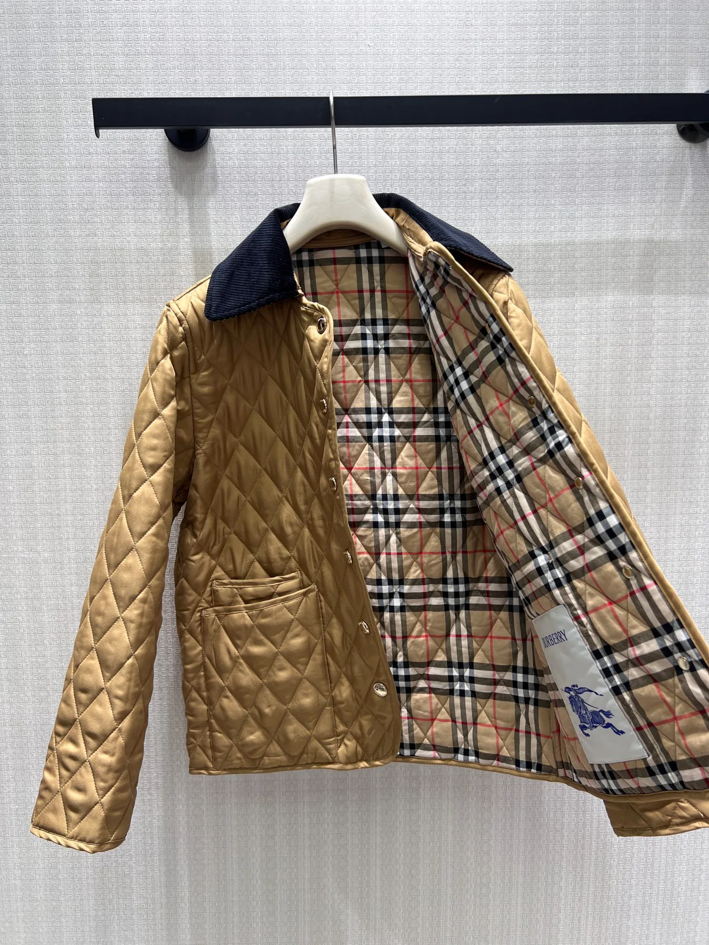 Куртки И Пуховики Женские Burberry 18094605