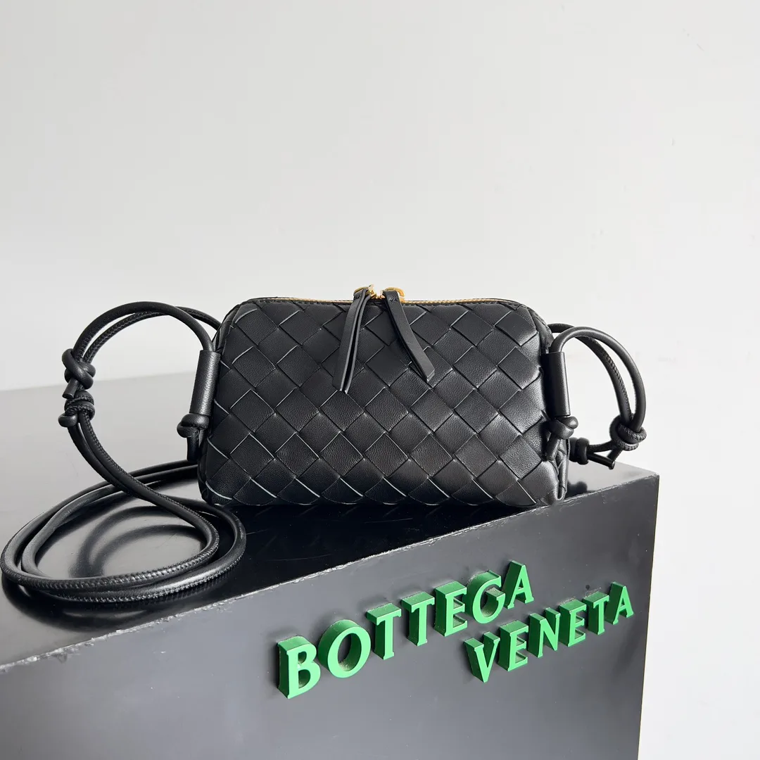 Клатчи Женские Bottega Veneta 11386947