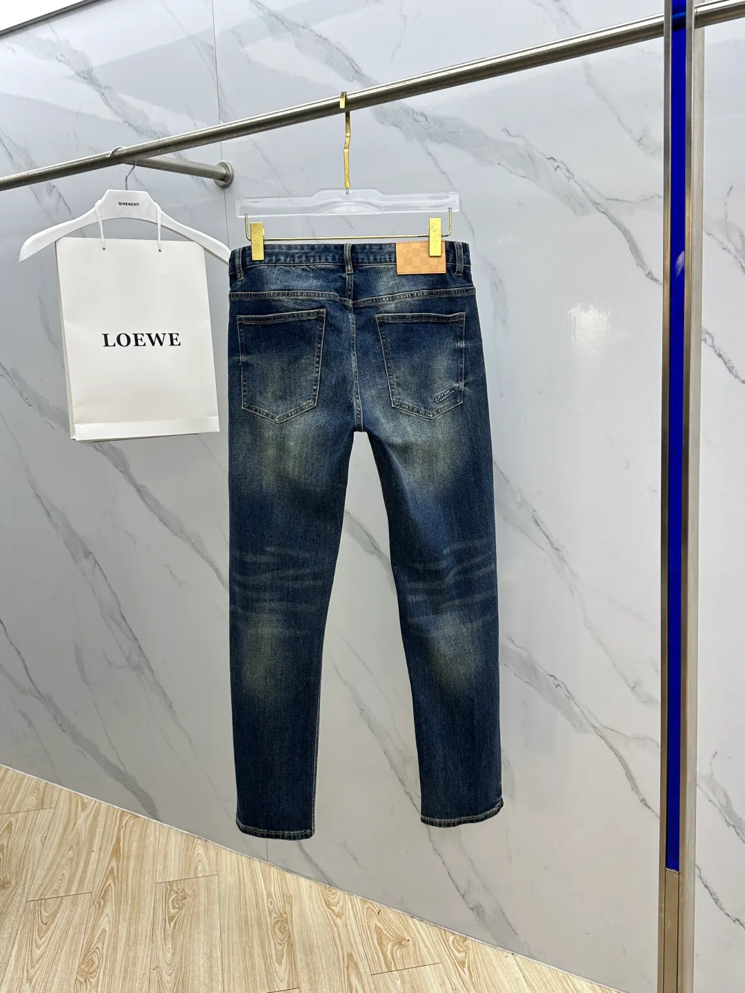 Джинсы Мужские Louis Vuitton 18596905