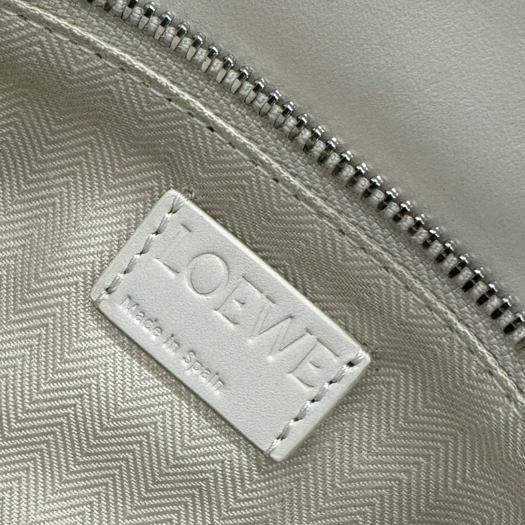 Классические Сумки Женские Loewe 11699887