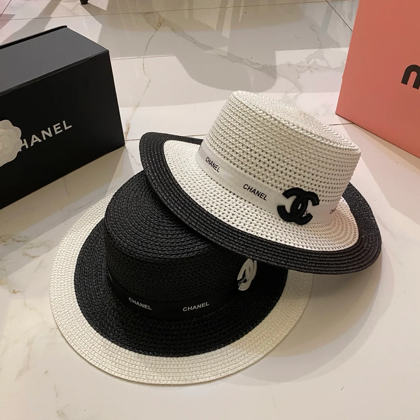 Головные Уборы Chanel 17498281