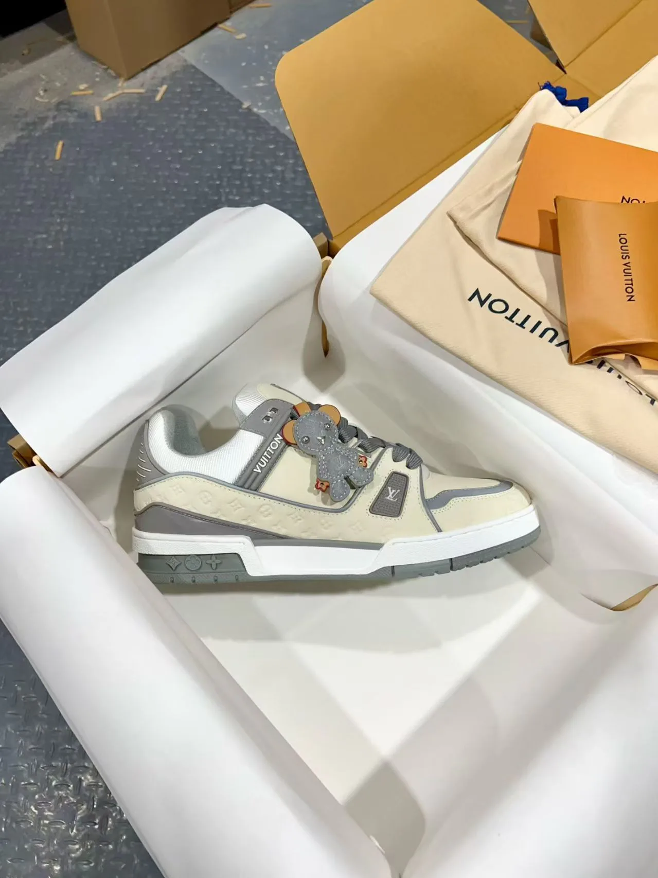 Кроссовки Мужские Louis Vuitton 18170754