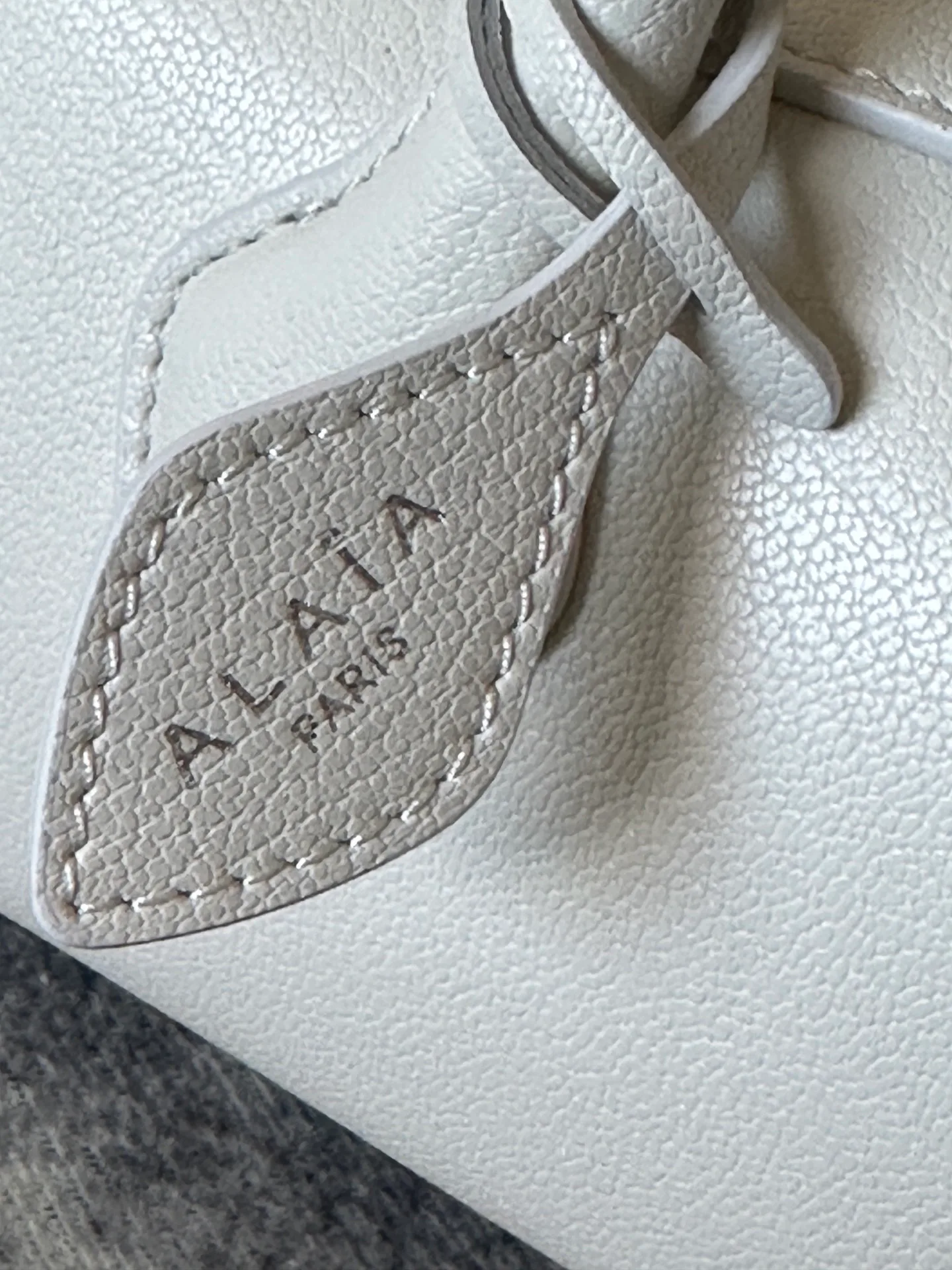 Классические Сумки Женские Alaia 20647