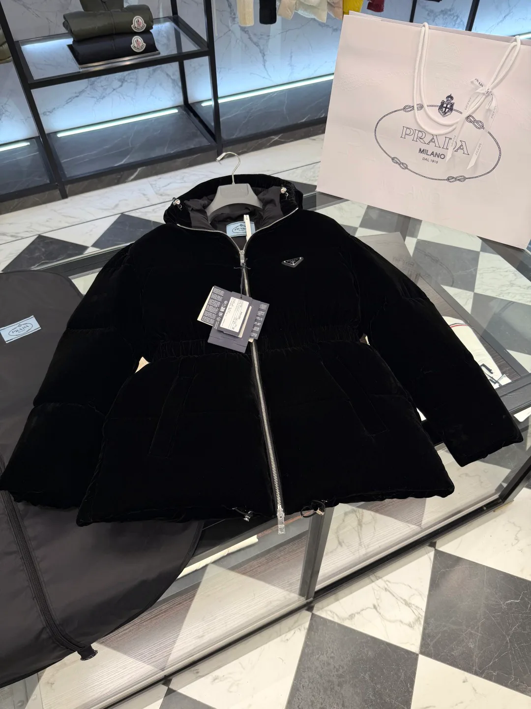 Куртки И Пуховики Женские Prada 19421693