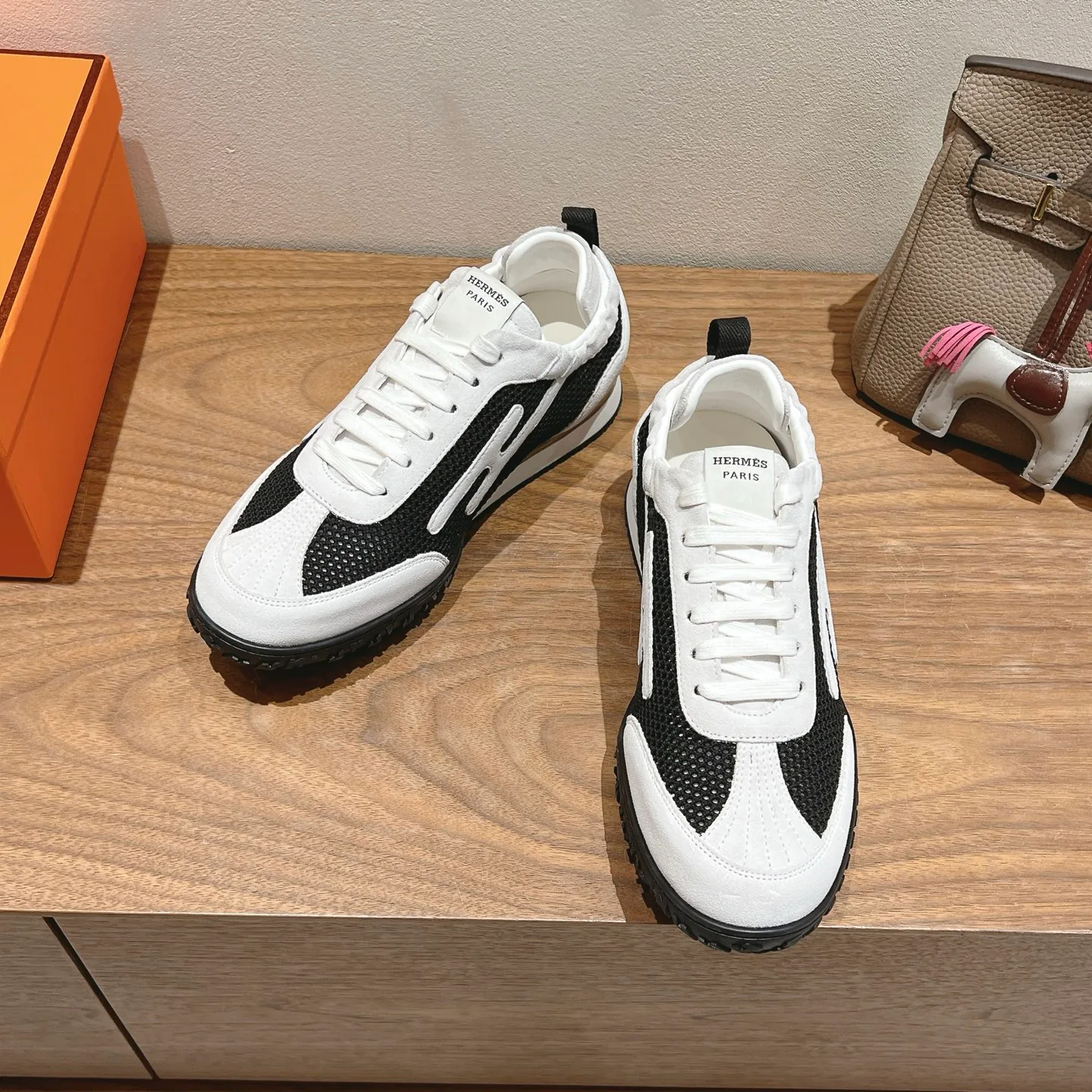 Кроссовки Женские Hermes 10189028