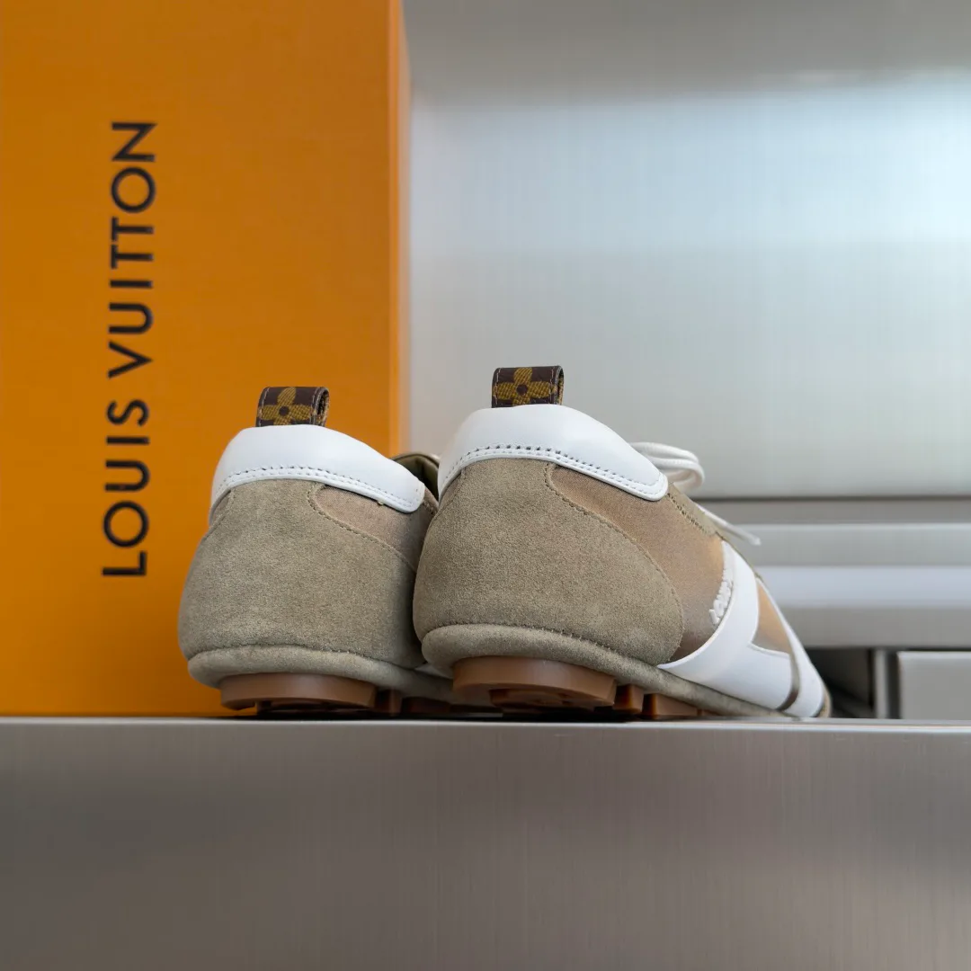 Кроссовки Женские Louis Vuitton 11916900