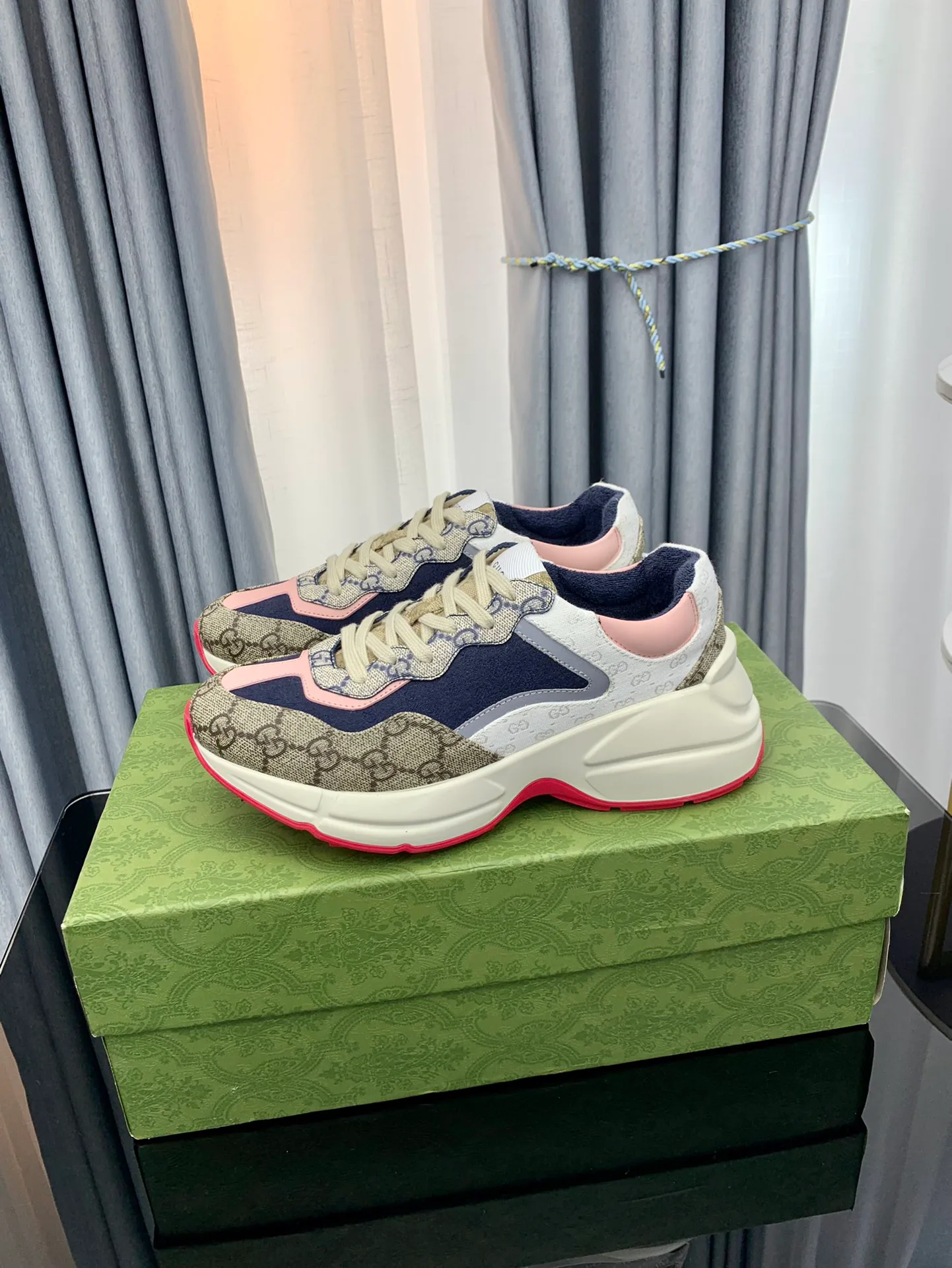 Кроссовки Женские Gucci 173883