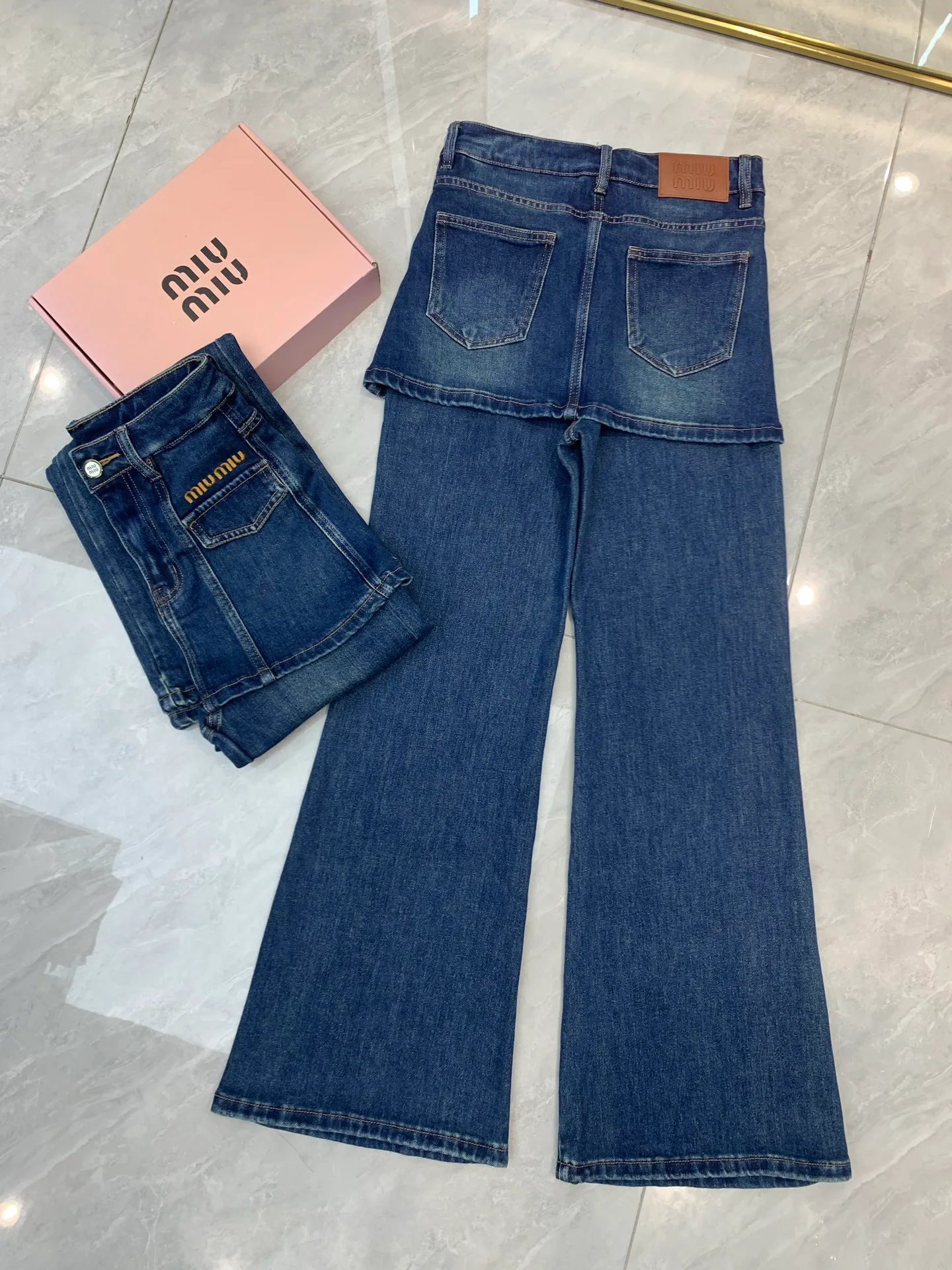 Джинсы Женские Miu Miu 18247050