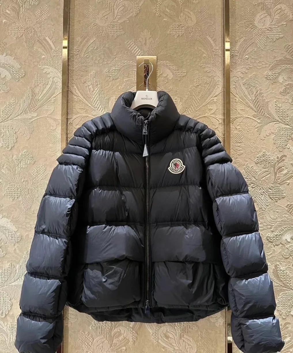 Куртки И Пуховики Женские Moncler 18130166