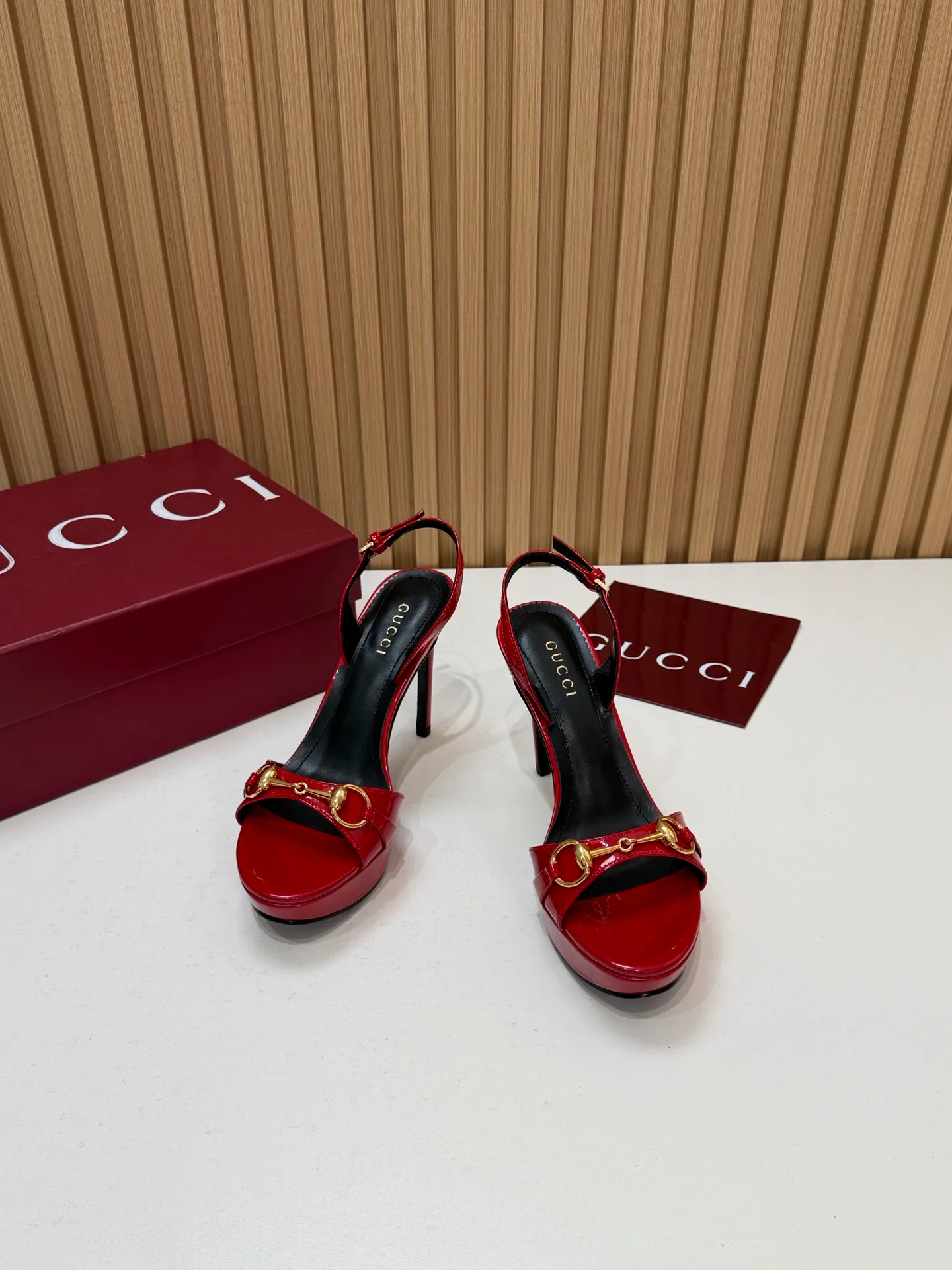 Босоножки Женские Gucci 18396259