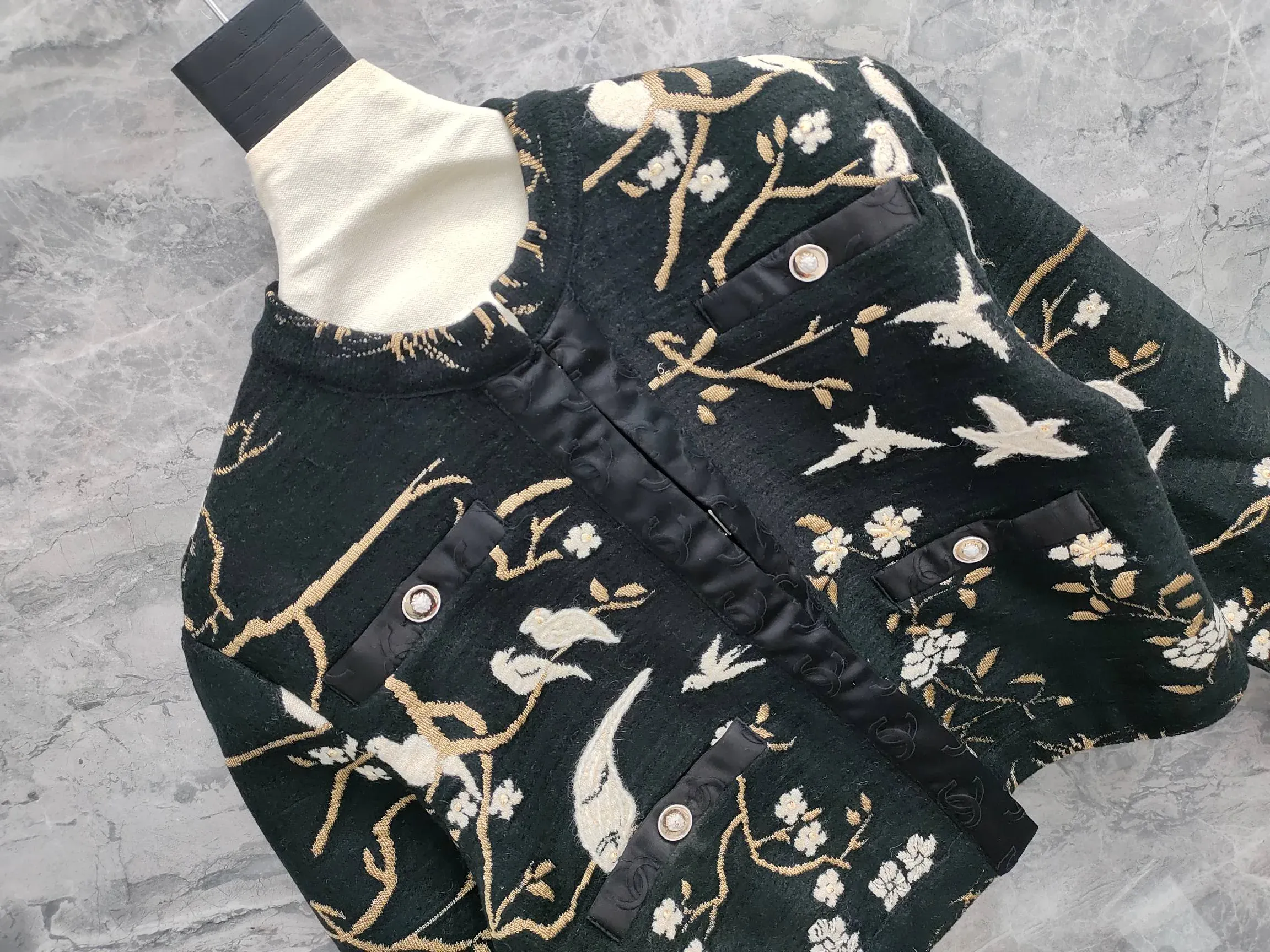 Куртки И Пуховики Женские Chanel 1142232