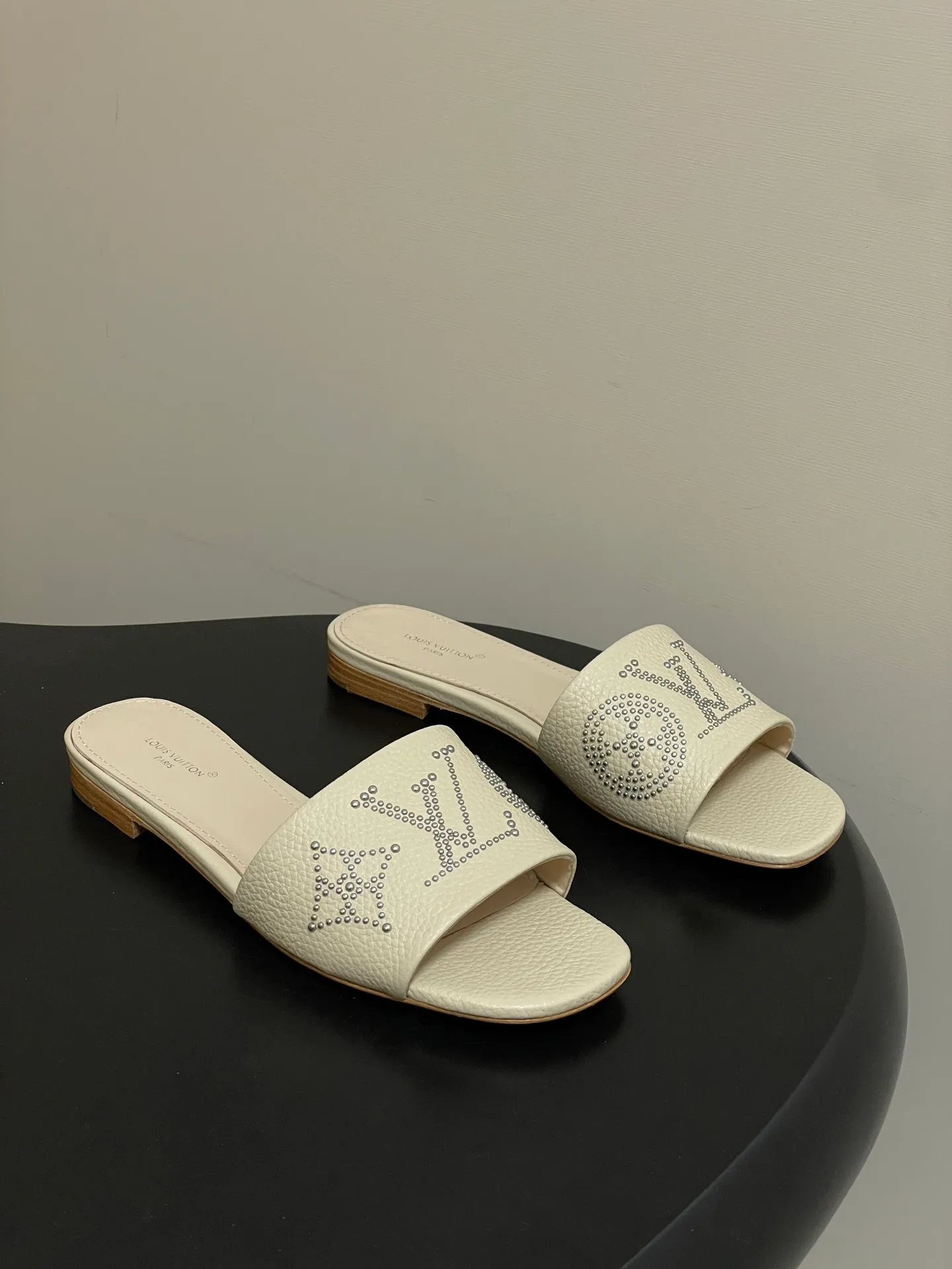 Сандалии Женские Louis Vuitton 11628736