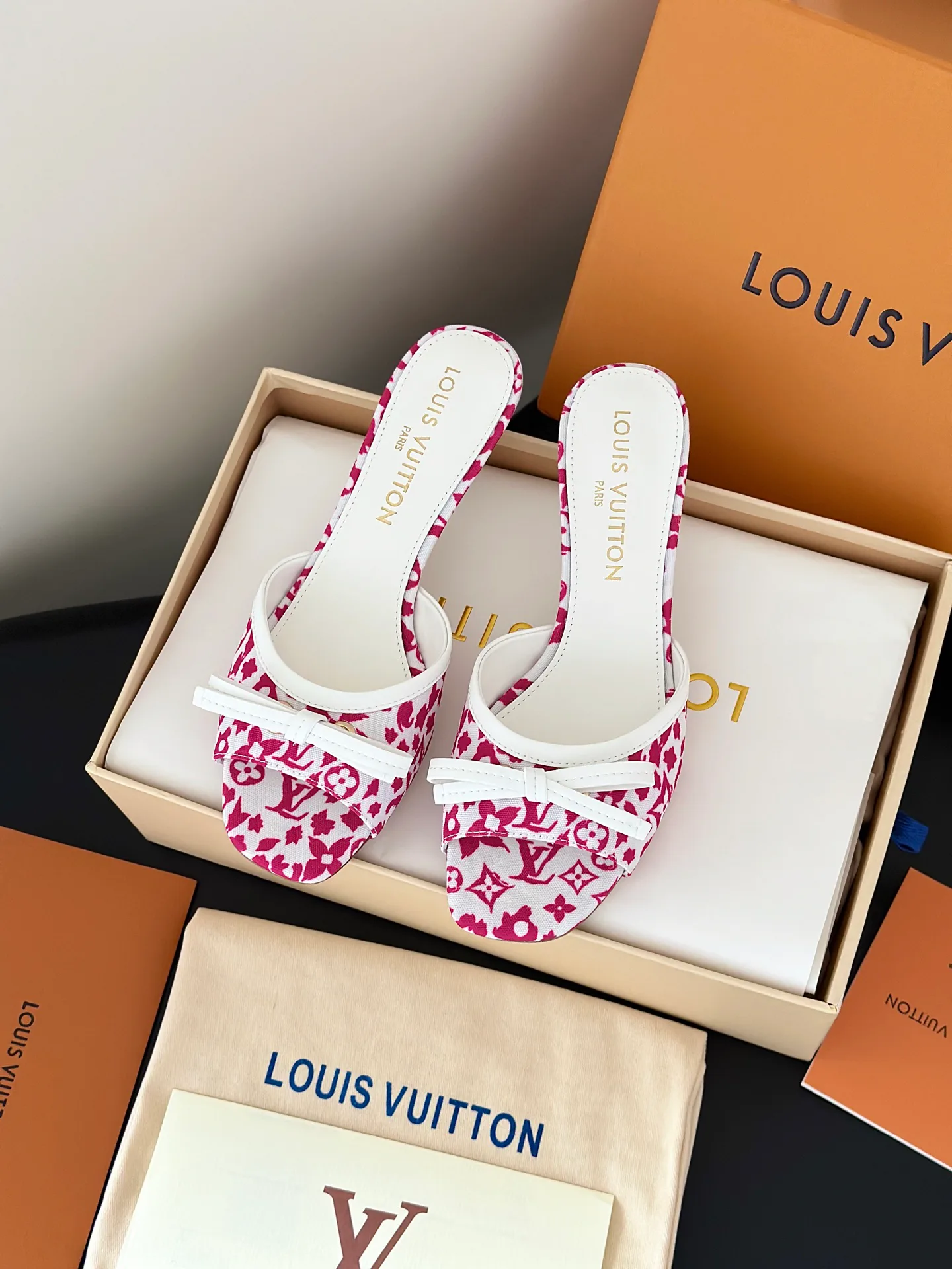 Туфли Женские Louis Vuitton 12798359