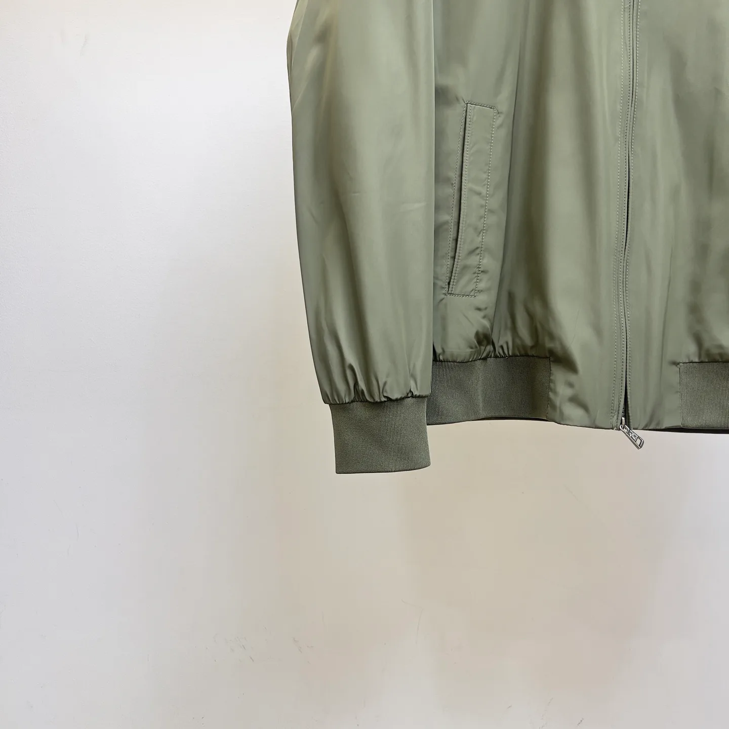Куртки И Пуховики Женские Moncler 17340707