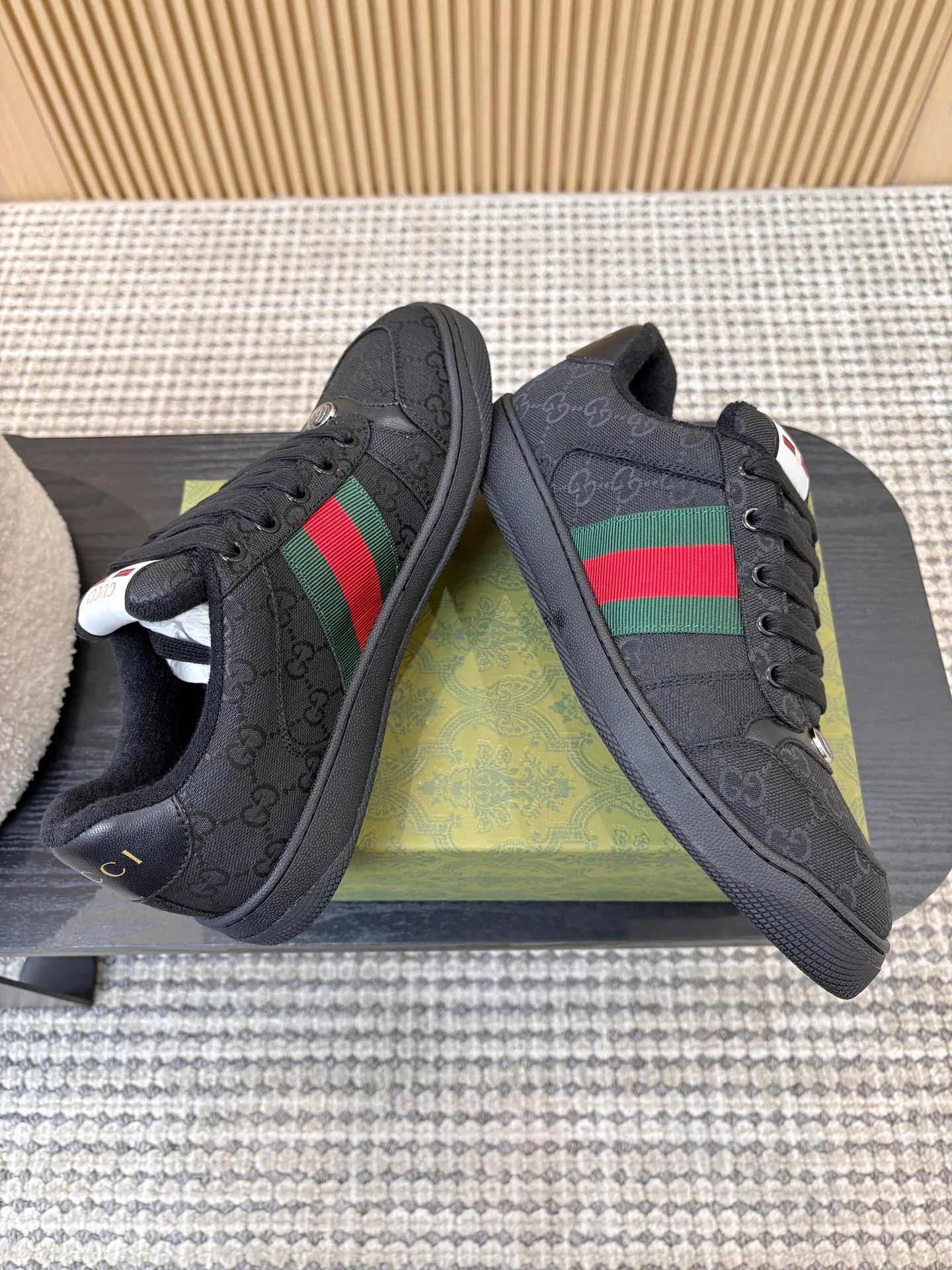 Кроссовки Женские Gucci 17978106