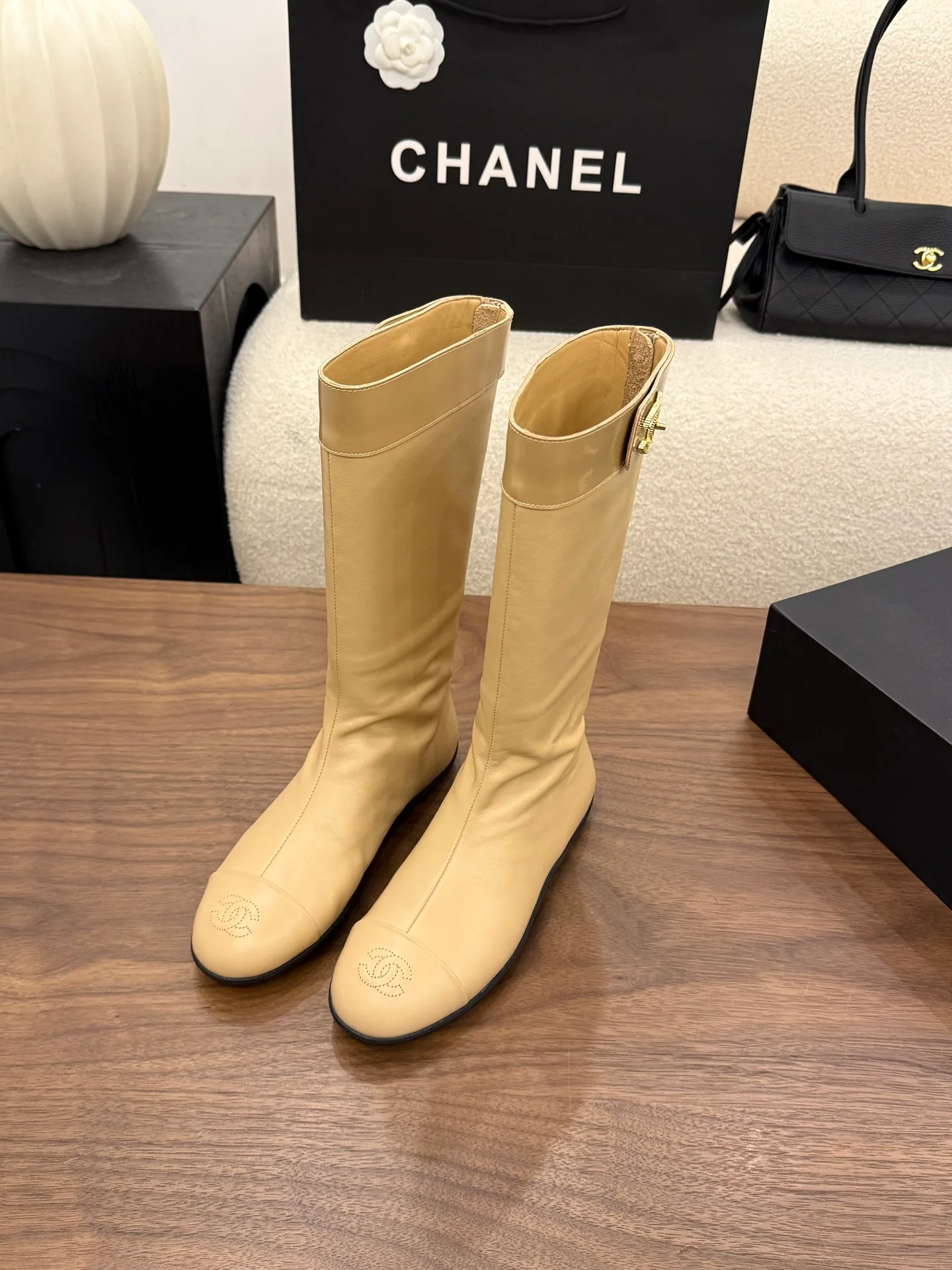Сапоги Женские Chanel 18223565