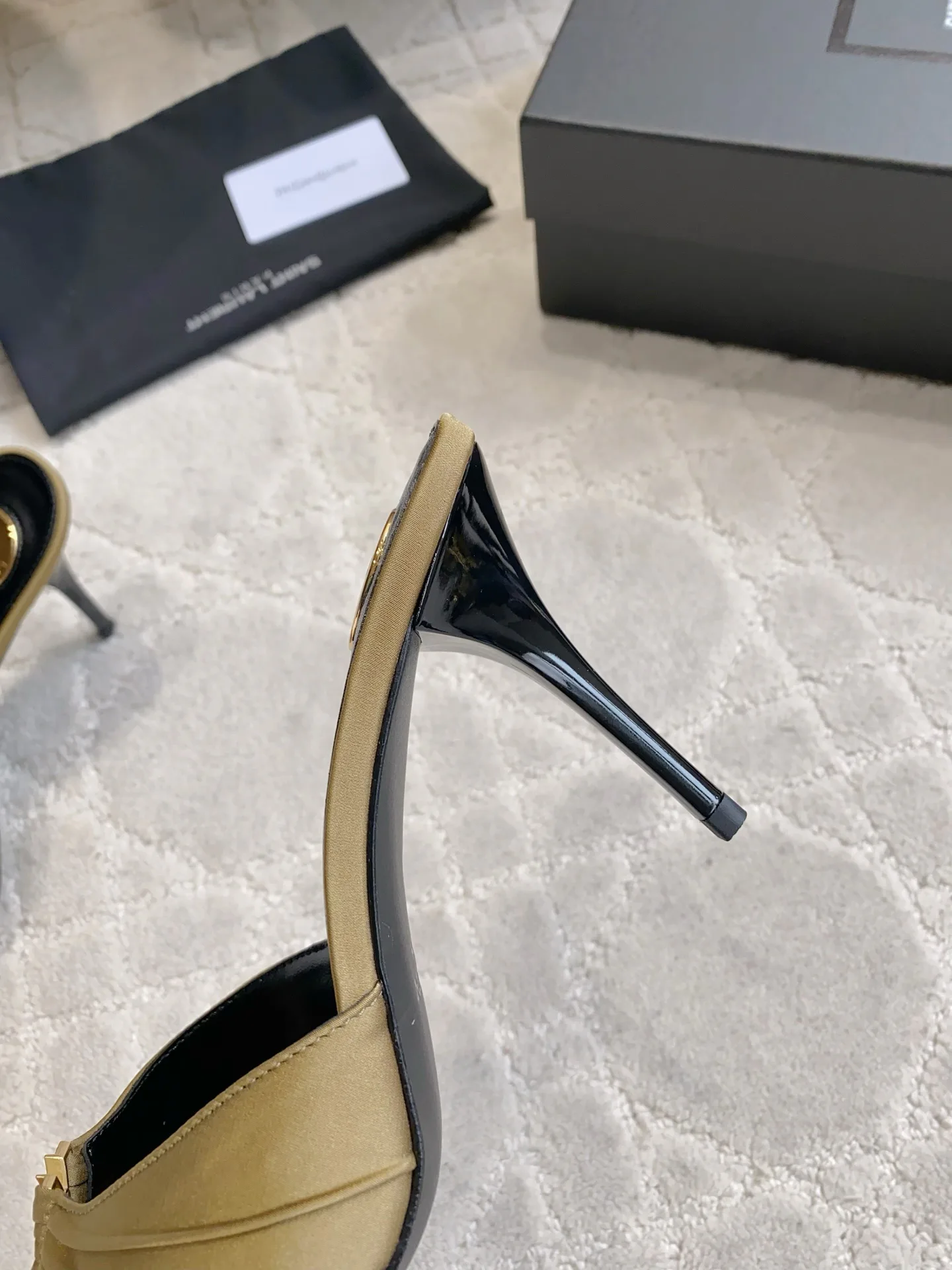 Босоножки Женские Saint Laurent 13332008