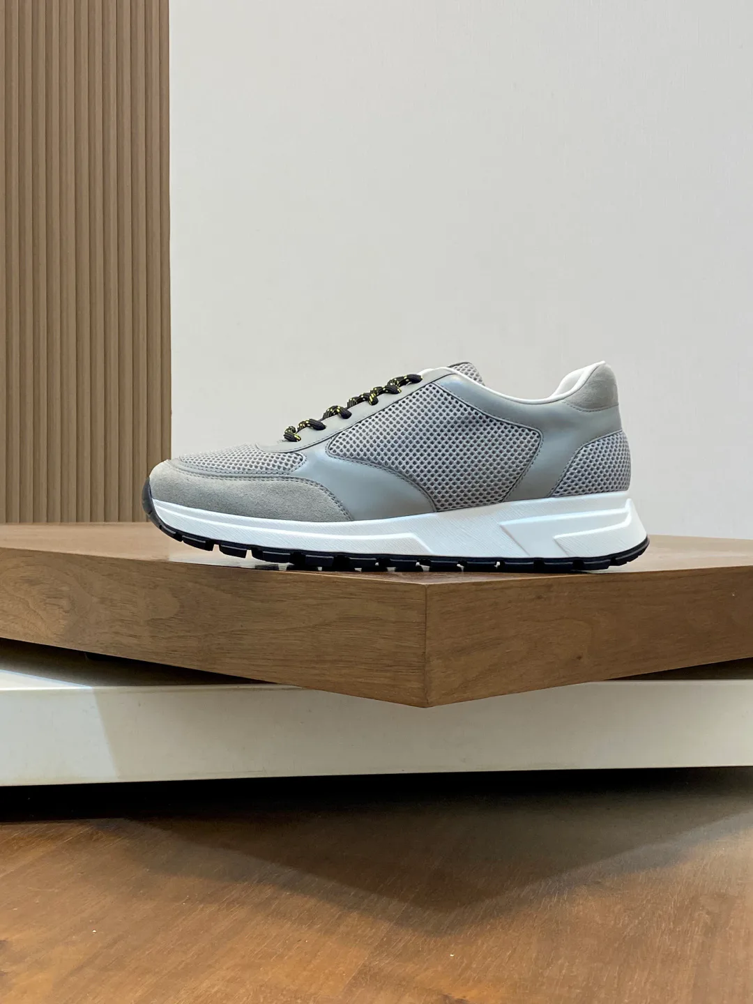 Кроссовки Мужские Prada 13330560