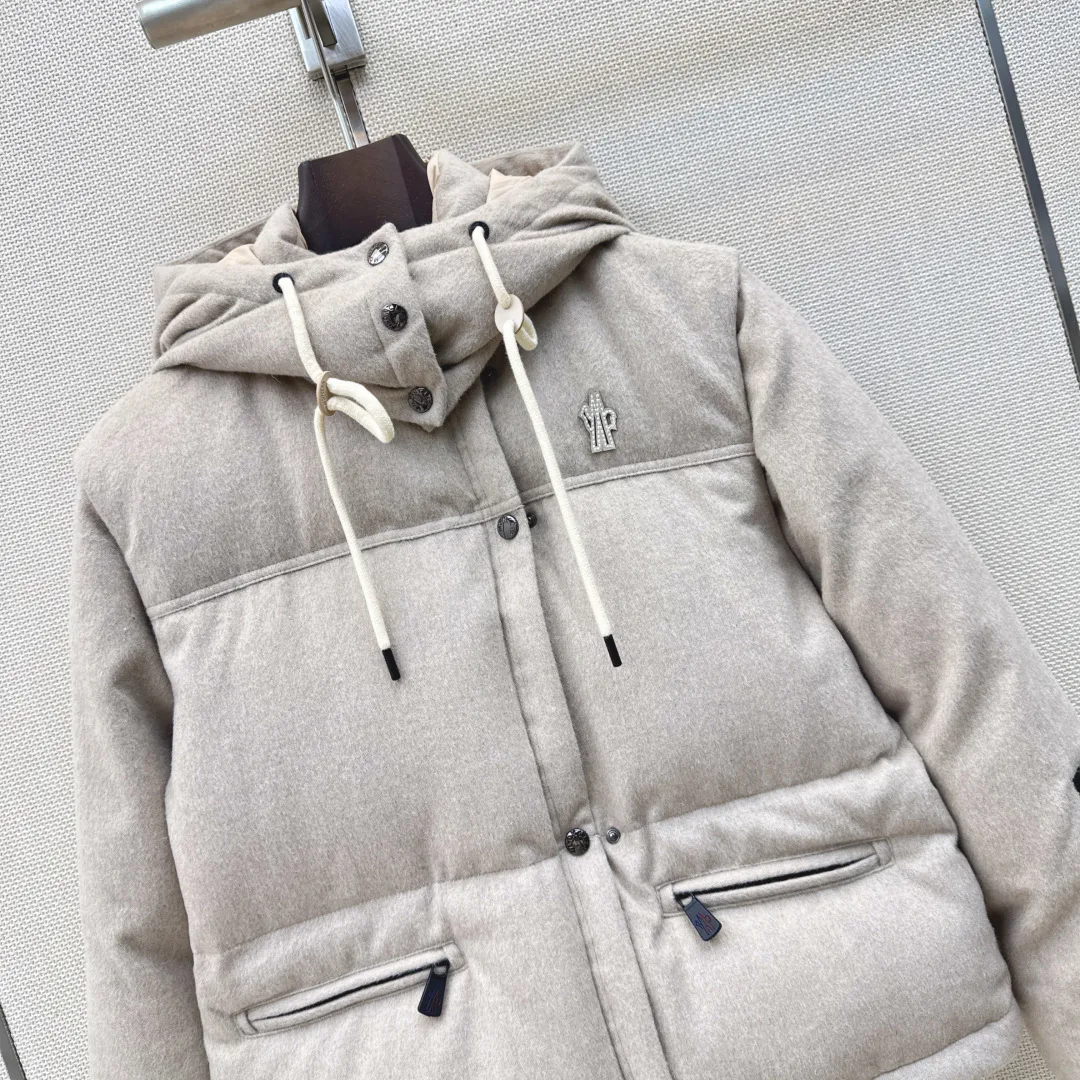 Куртки И Пуховики Женские Moncler 18642162