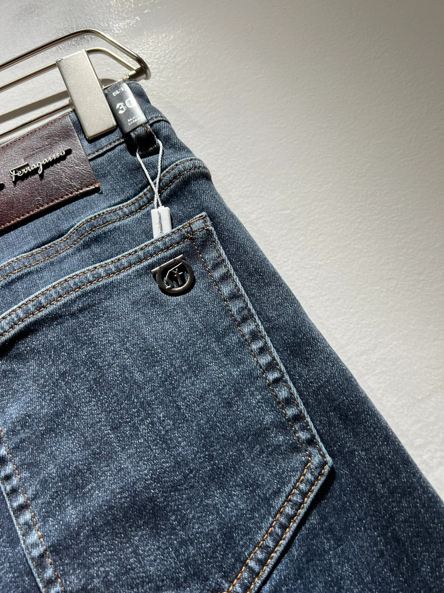 Джинсы Мужские Salvatore Ferragamo 568951