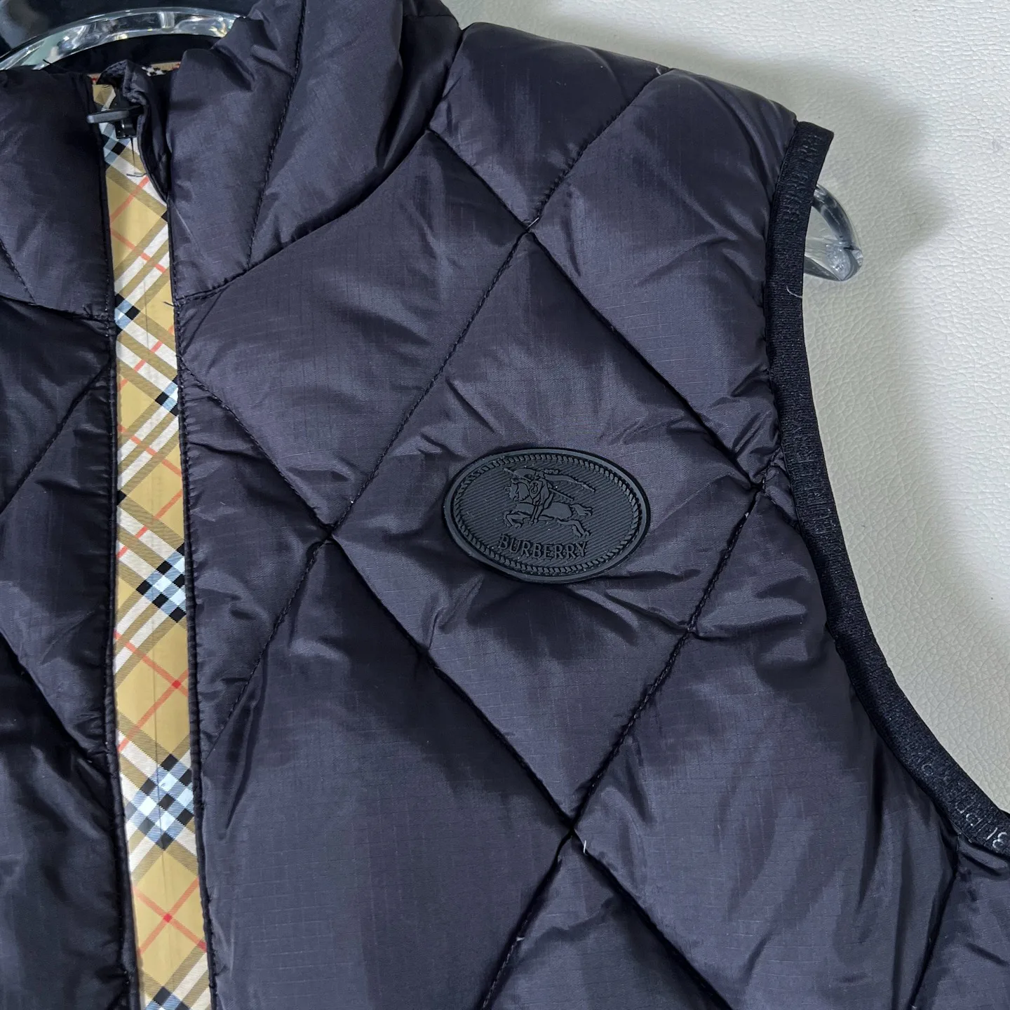 Жилеты Женские Burberry 18728600