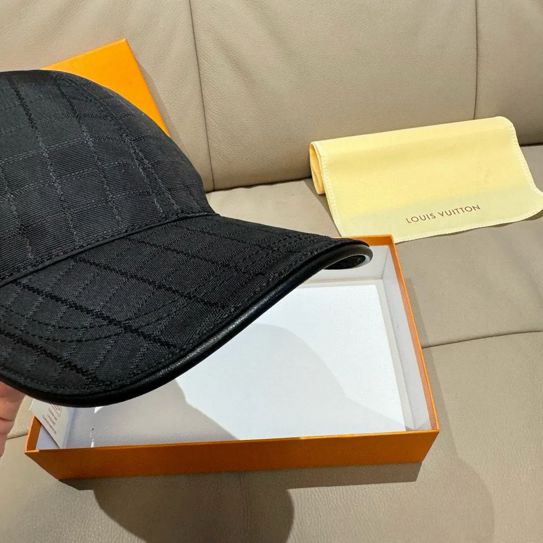 Головные Уборы Louis Vuitton 17515272