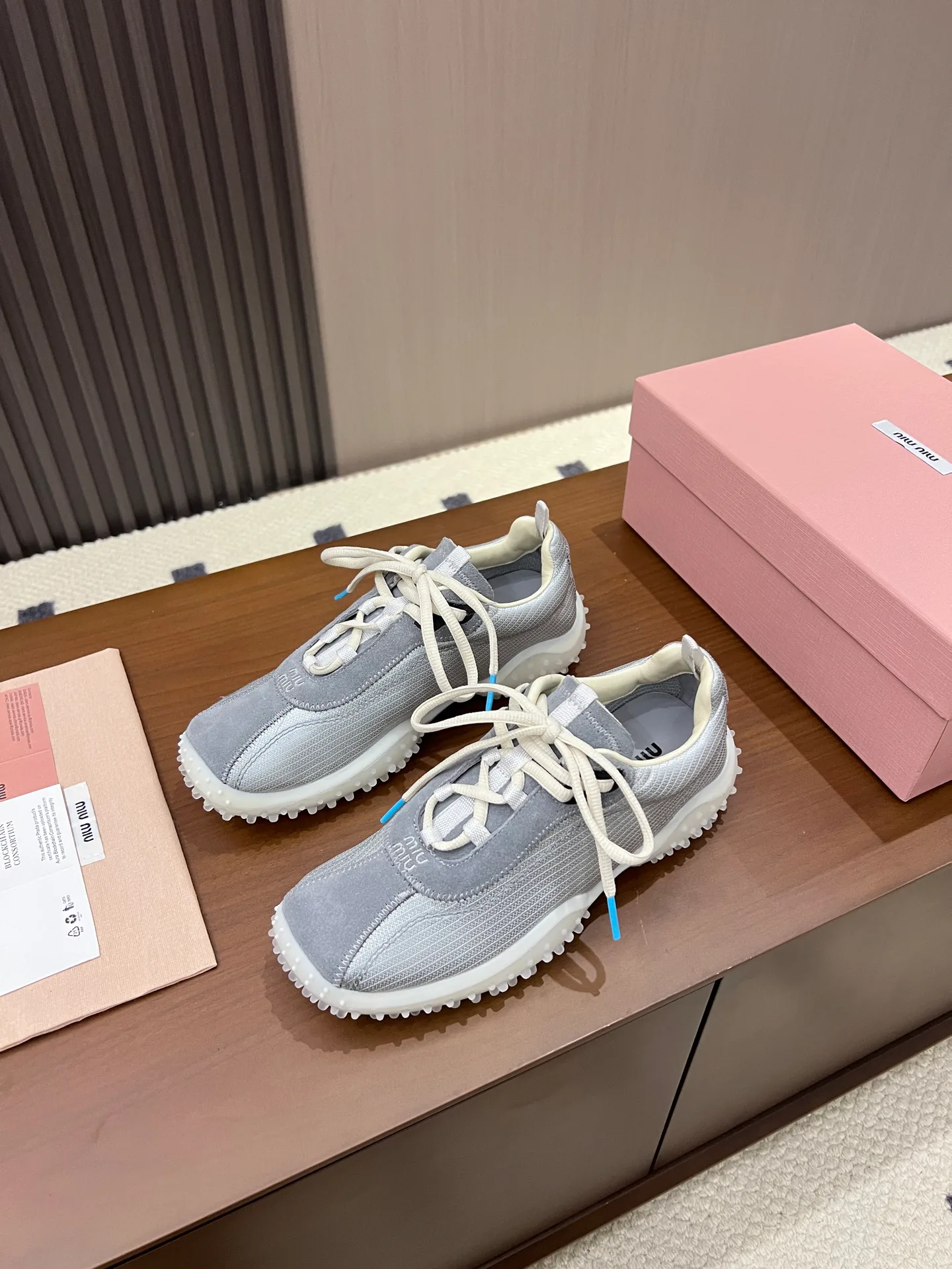Кроссовки Женские Miu Miu 17968604