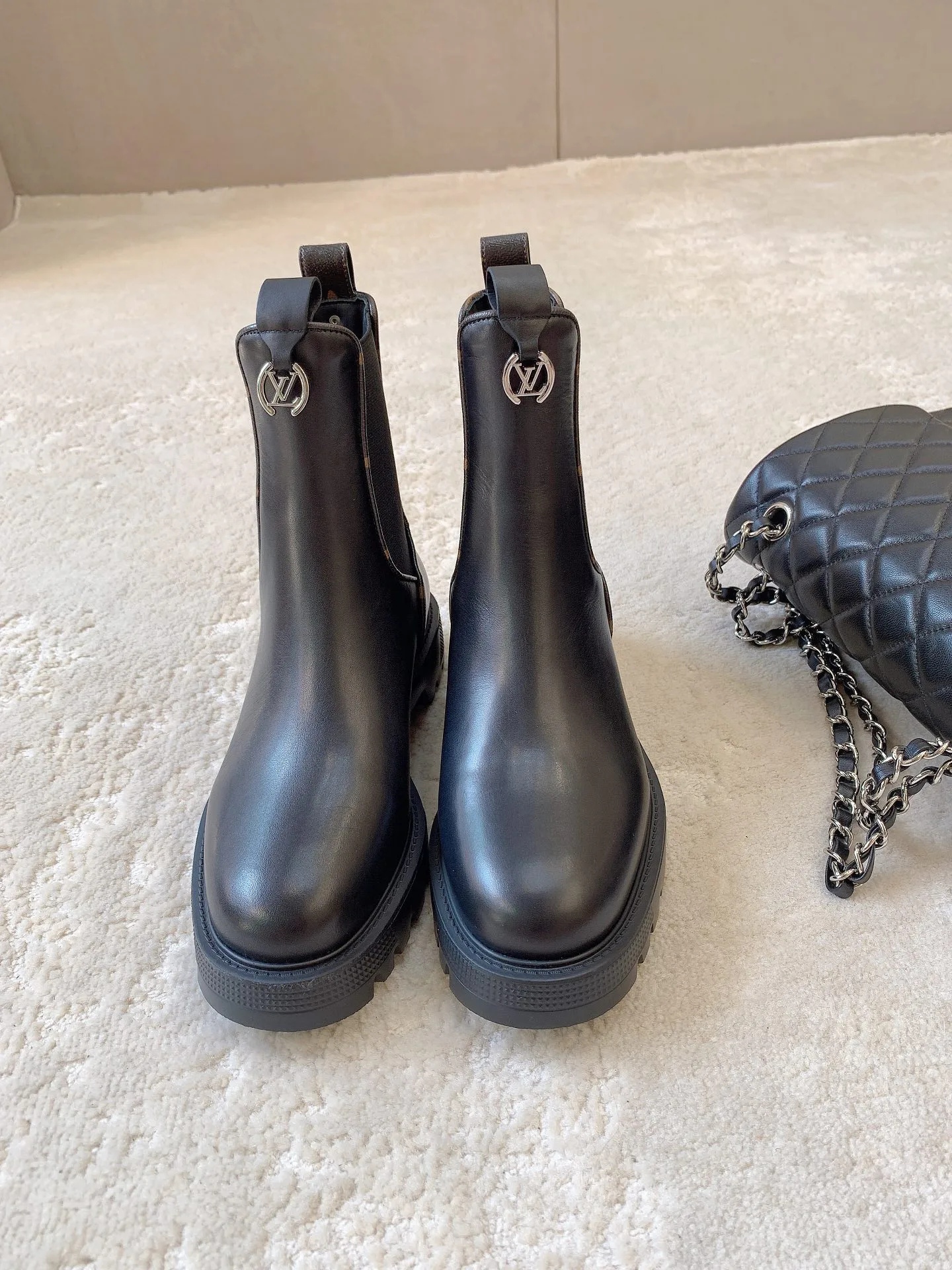 Ботинки Женские Louis Vuitton 18365557