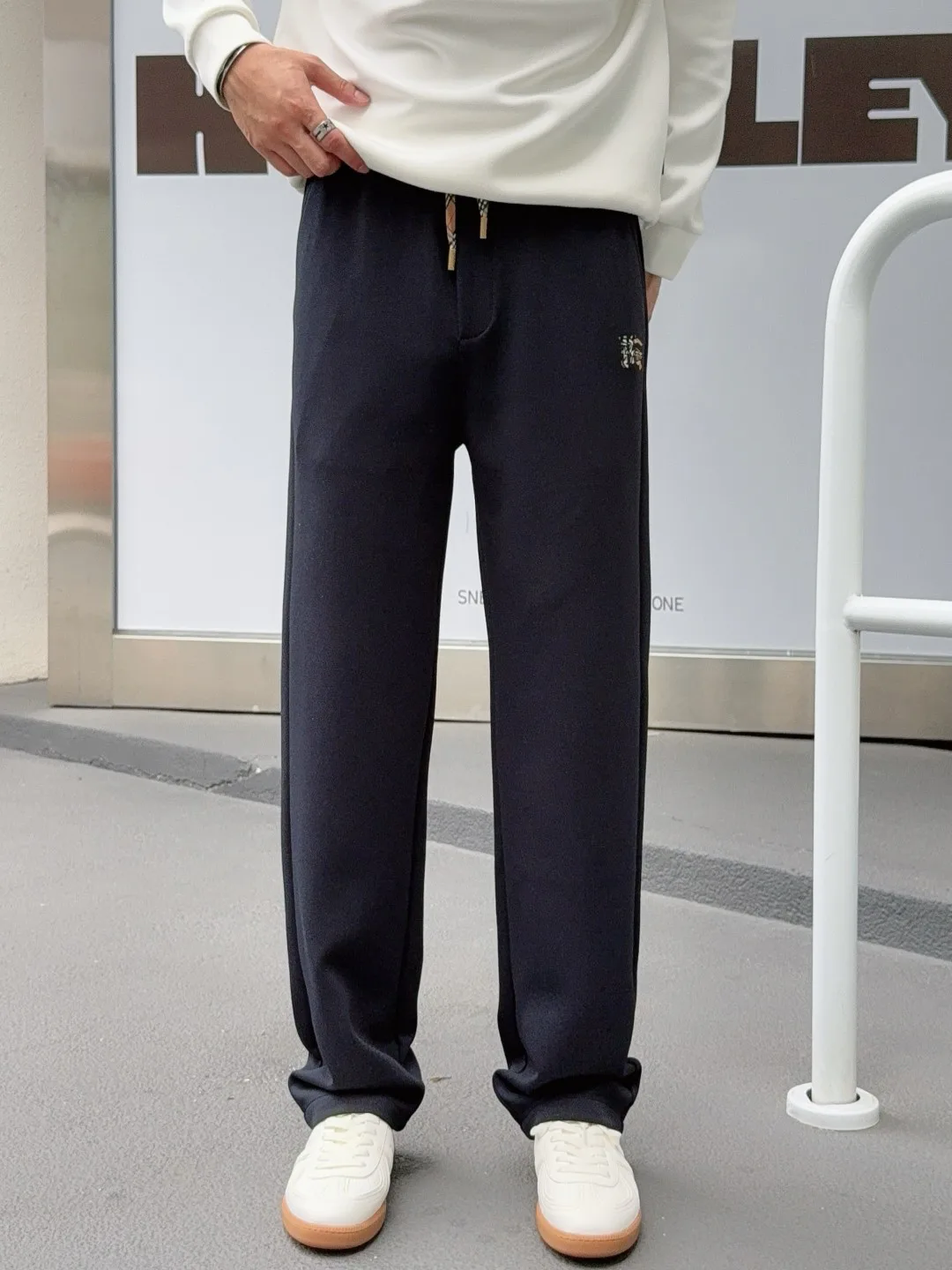 Брюки Женские Burberry 18178459