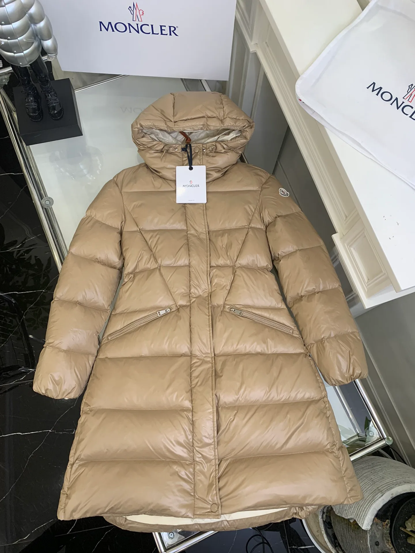 Куртки И Пуховики Женские Moncler 18240673