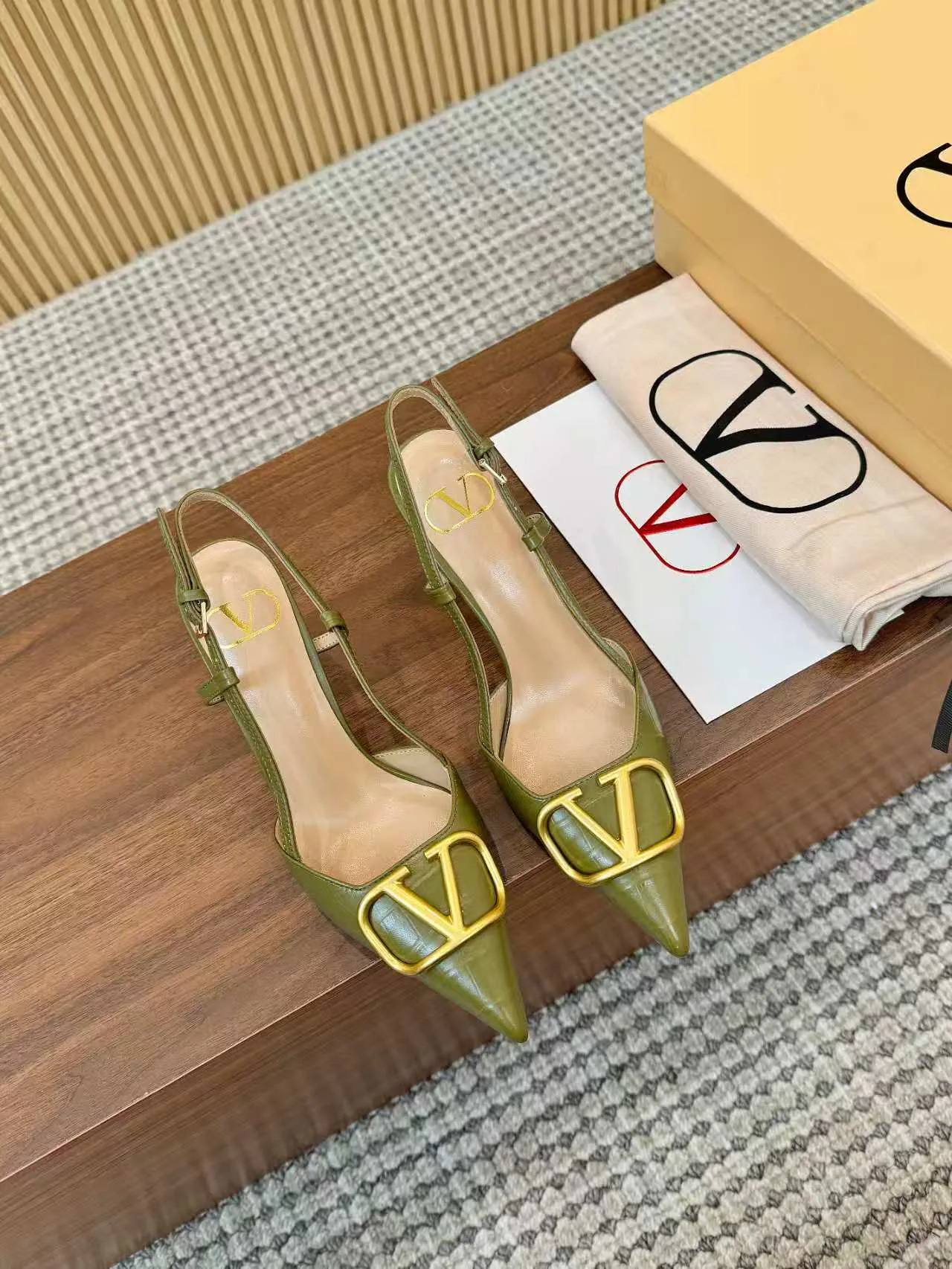 Босоножки Женские Valentino 12156370