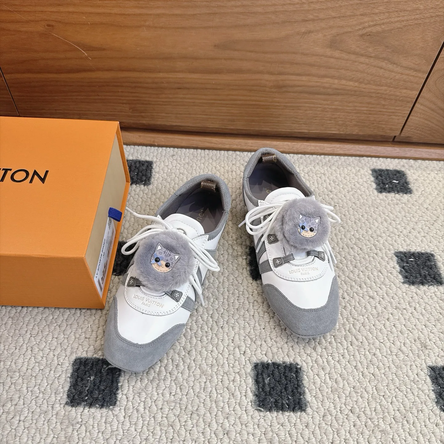 Кроссовки Женские Louis Vuitton 18025434