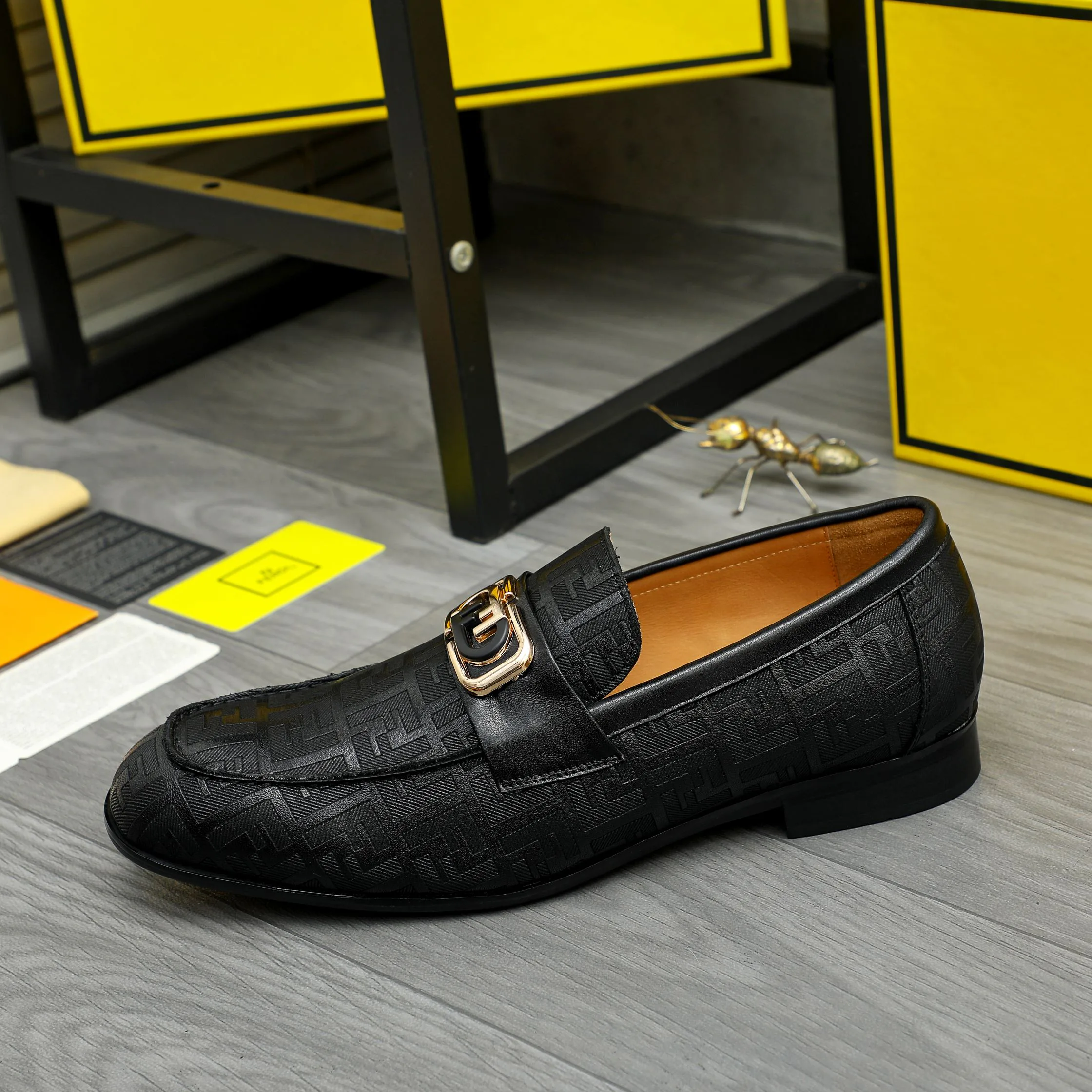 Лоферы И Туфли Мужские Fendi 18311603