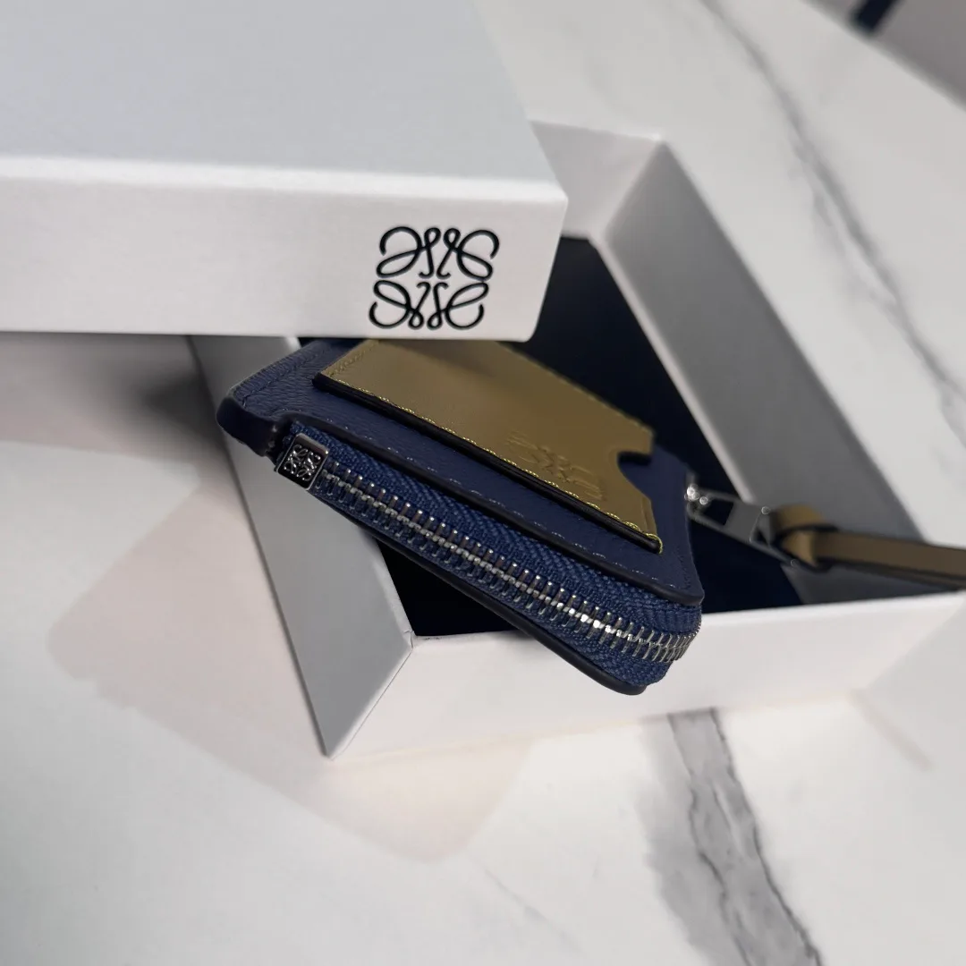 Клатчи Женские Loewe 17082946
