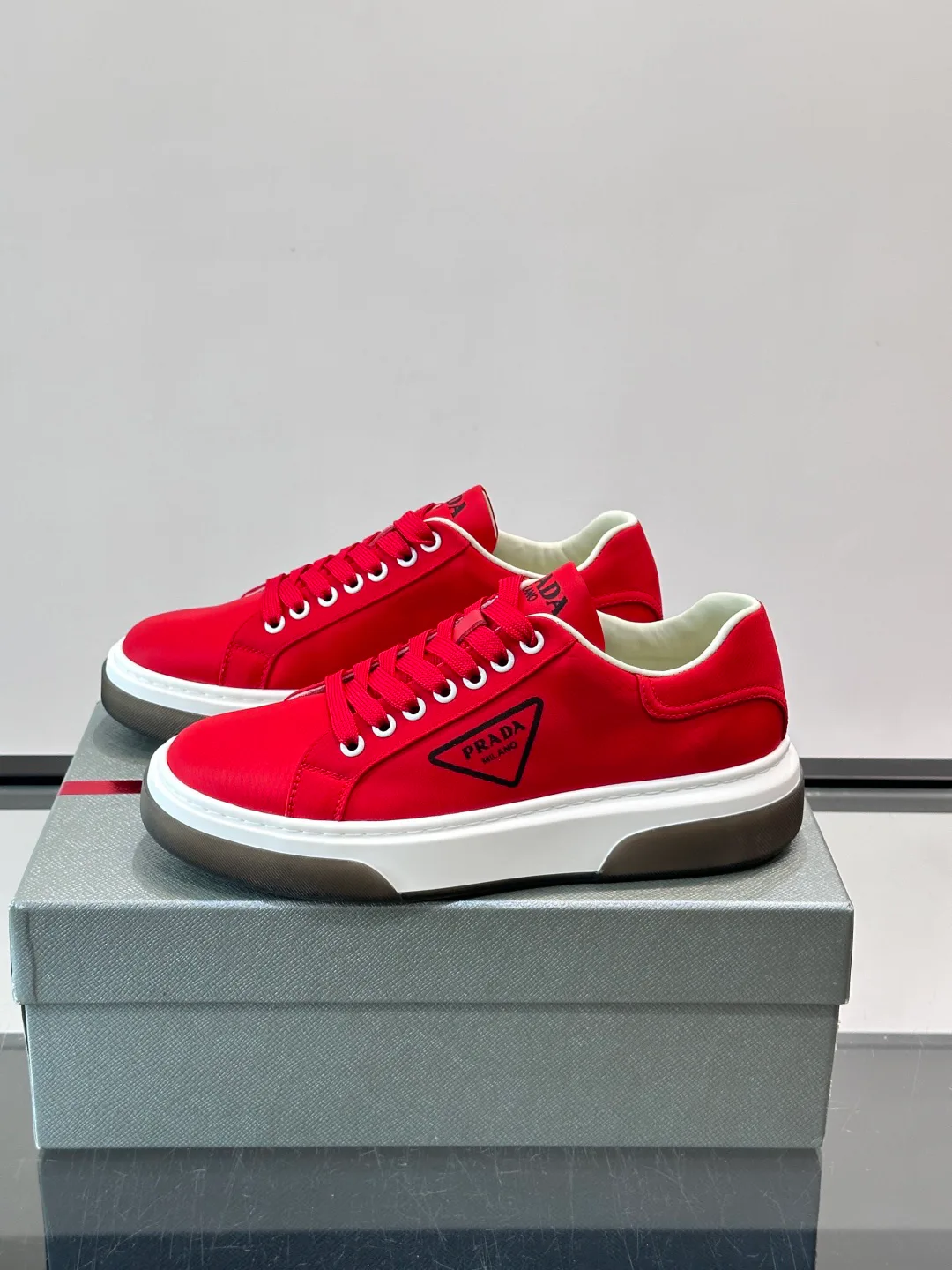 Кроссовки Мужские Prada 17913730