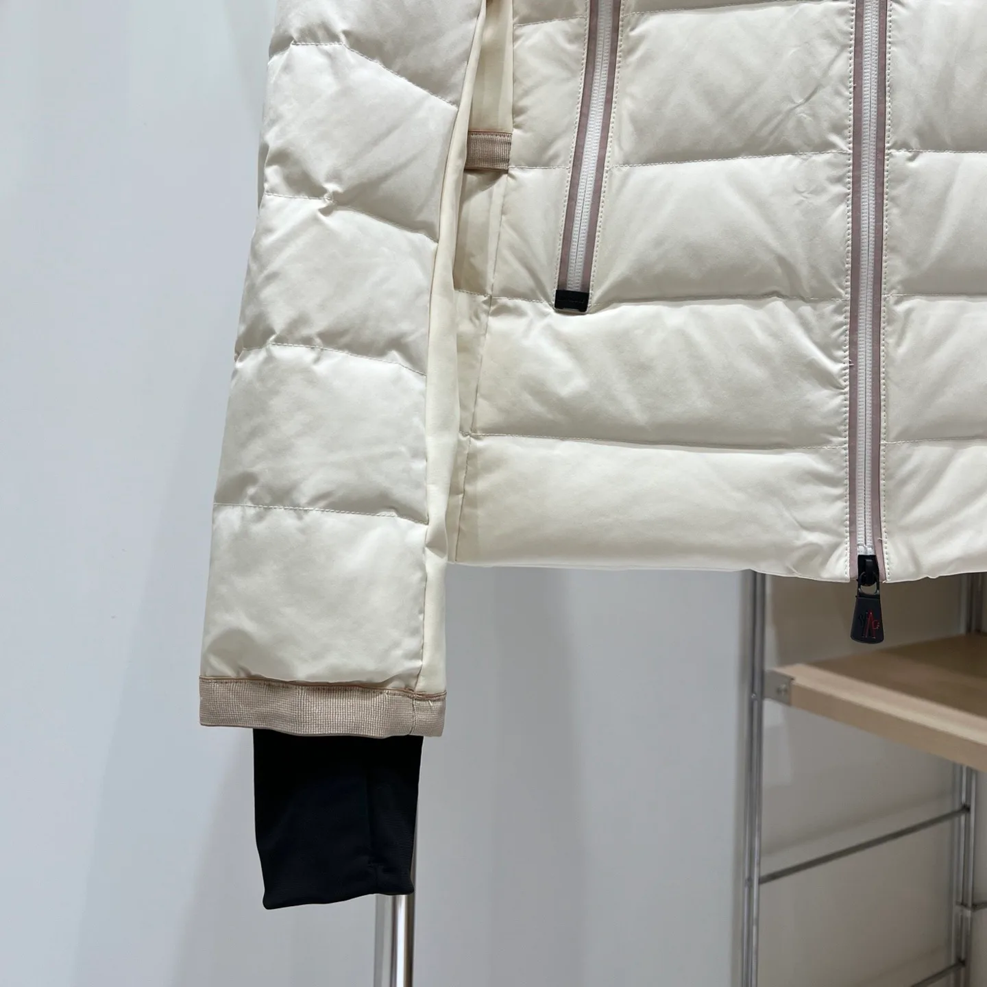 Куртки И Пуховики Женские Moncler 18723747
