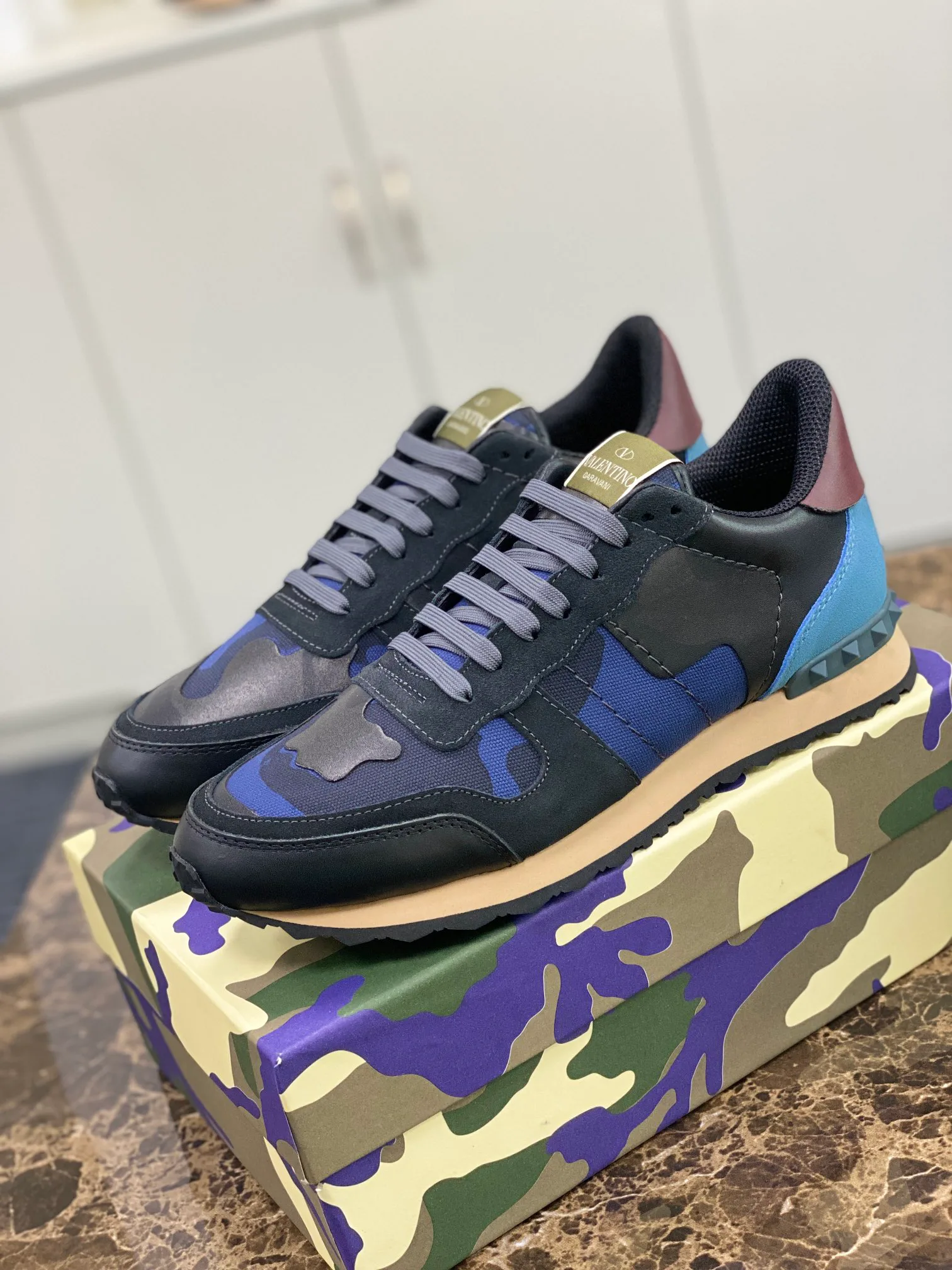 Кроссовки Женские Valentino 10736440