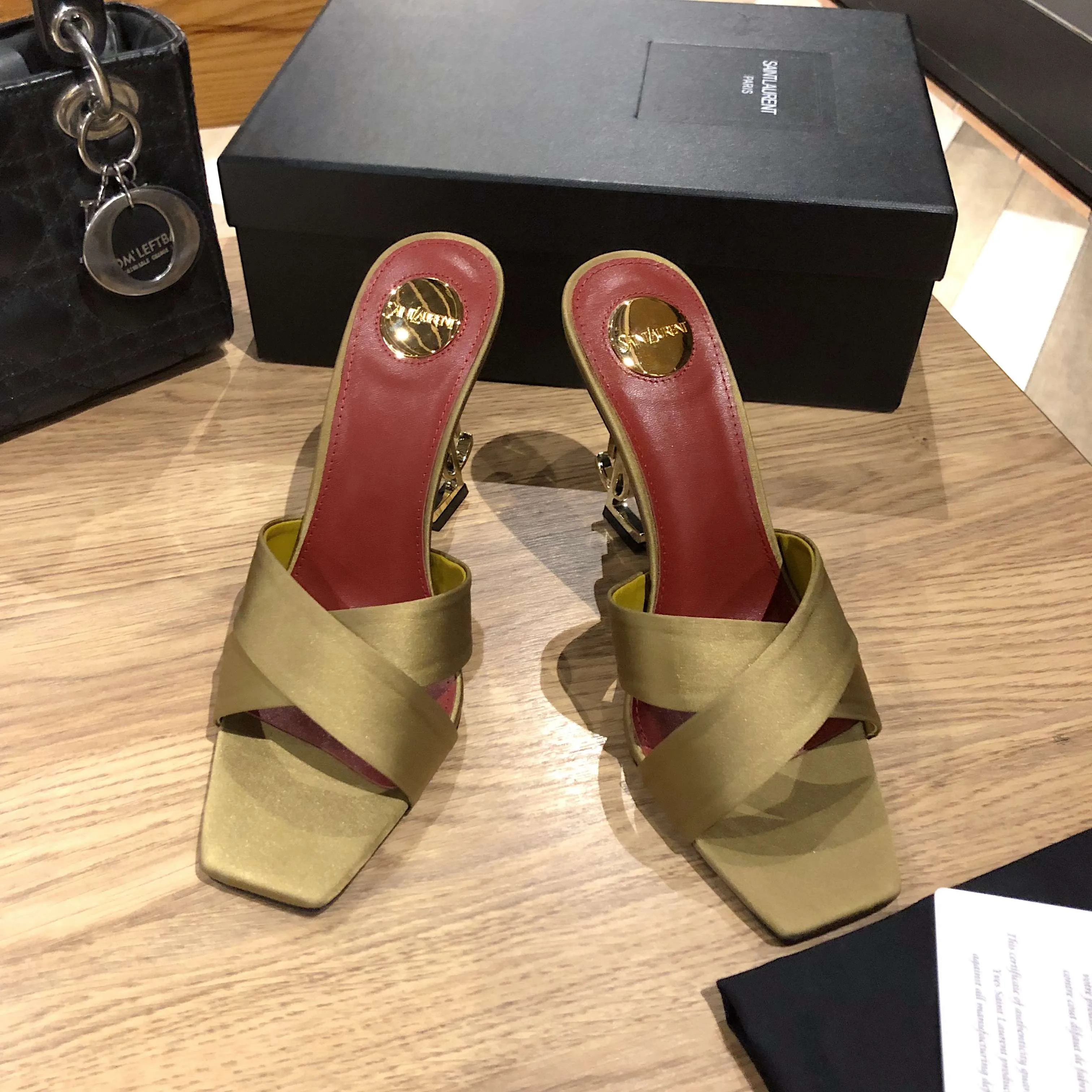 Босоножки Женские Saint Laurent 11220502