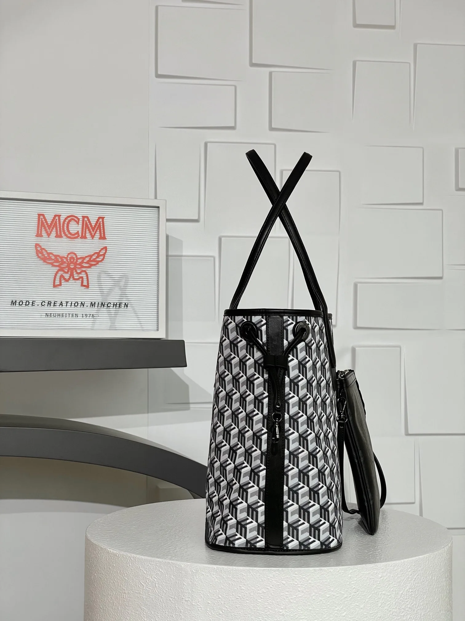 Классические Сумки Женские Mcm 10854017