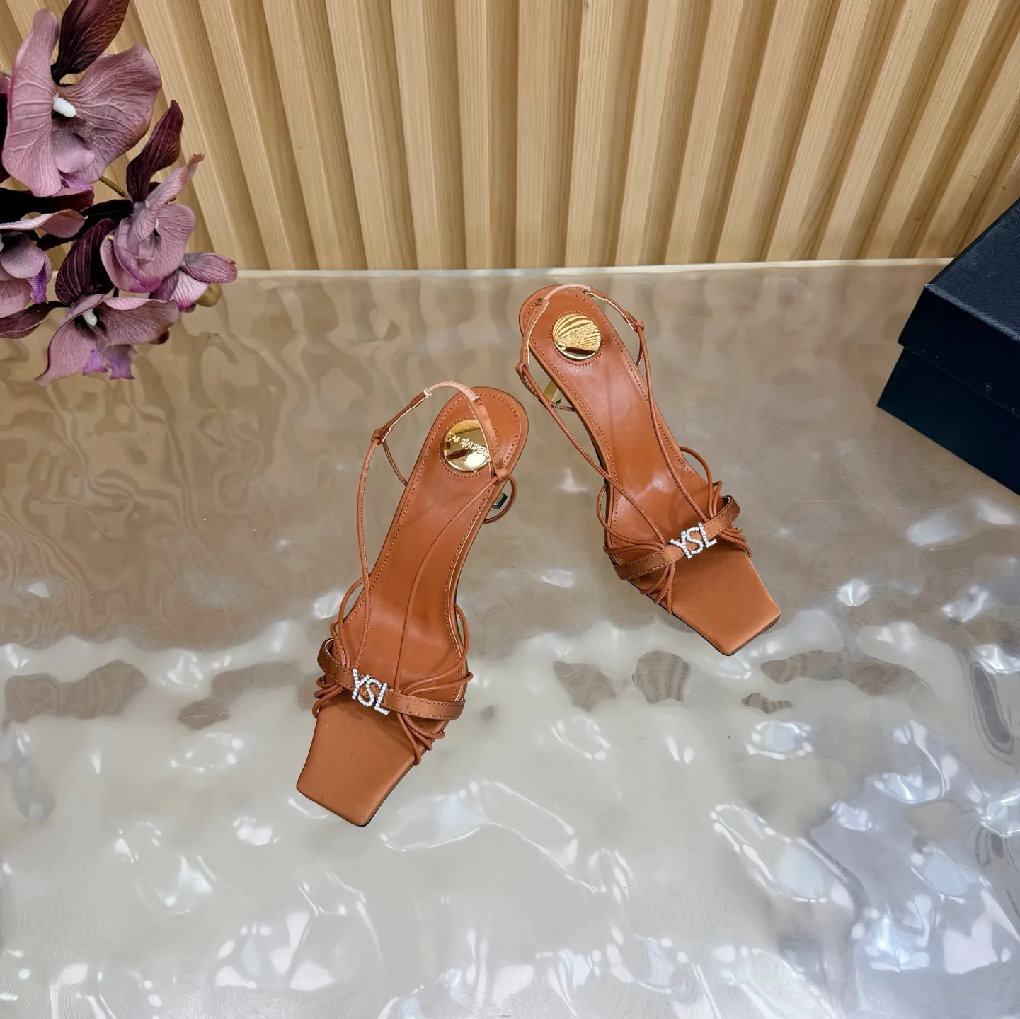 Босоножки Женские Saint Laurent 11109490