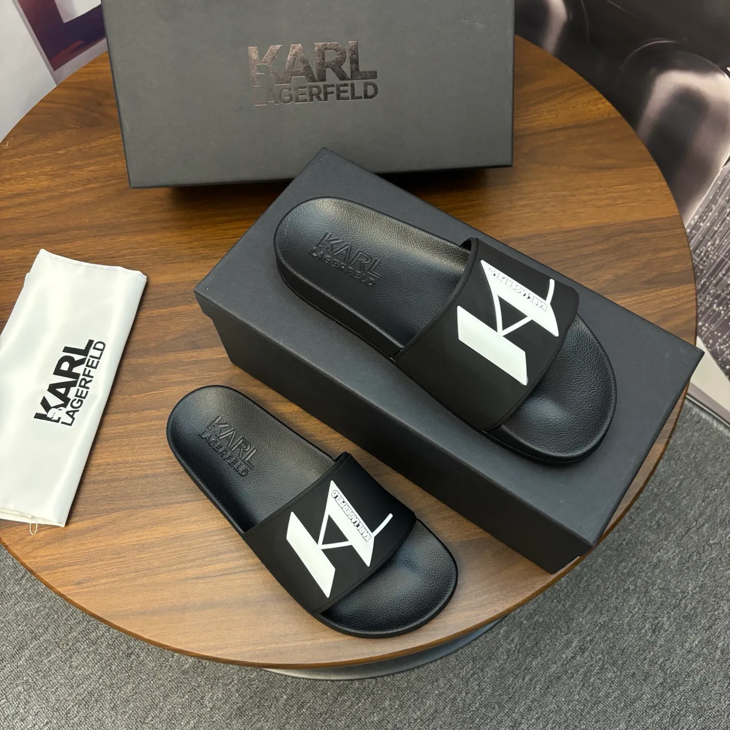 Шлепанцы Женские Karl Lagerfeld 11001540