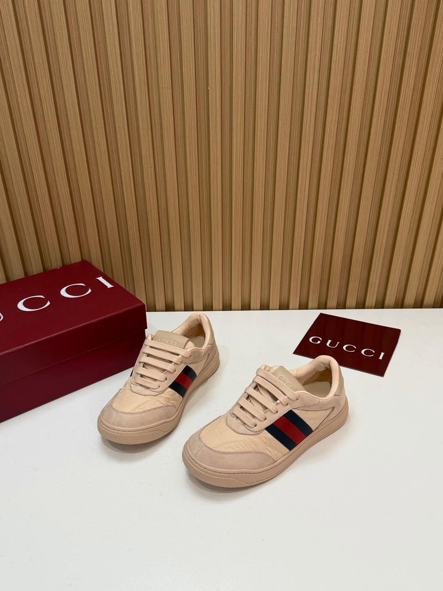 Кроссовки Женские Gucci 18700133