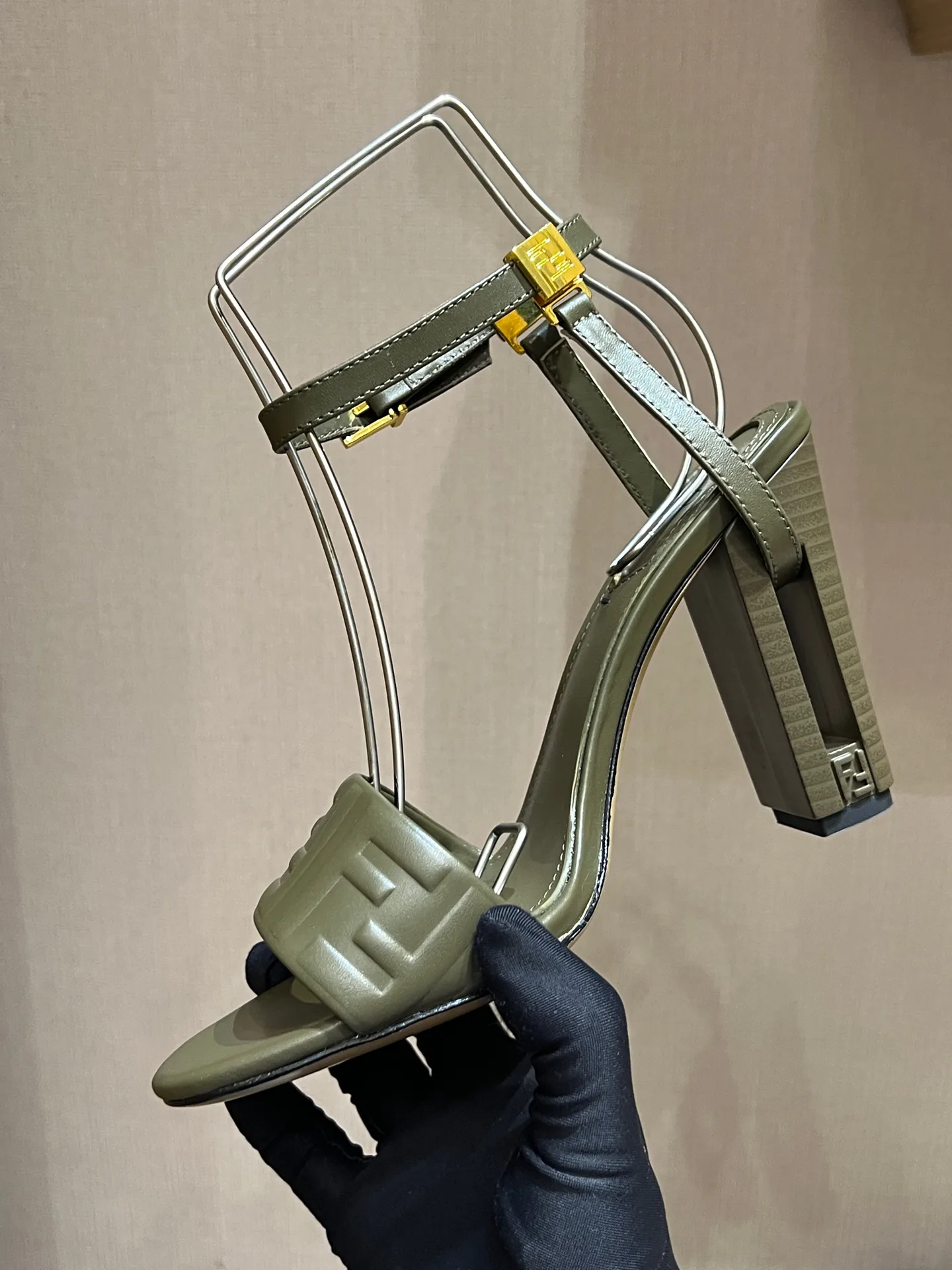 Босоножки Женские Fendi 9289001