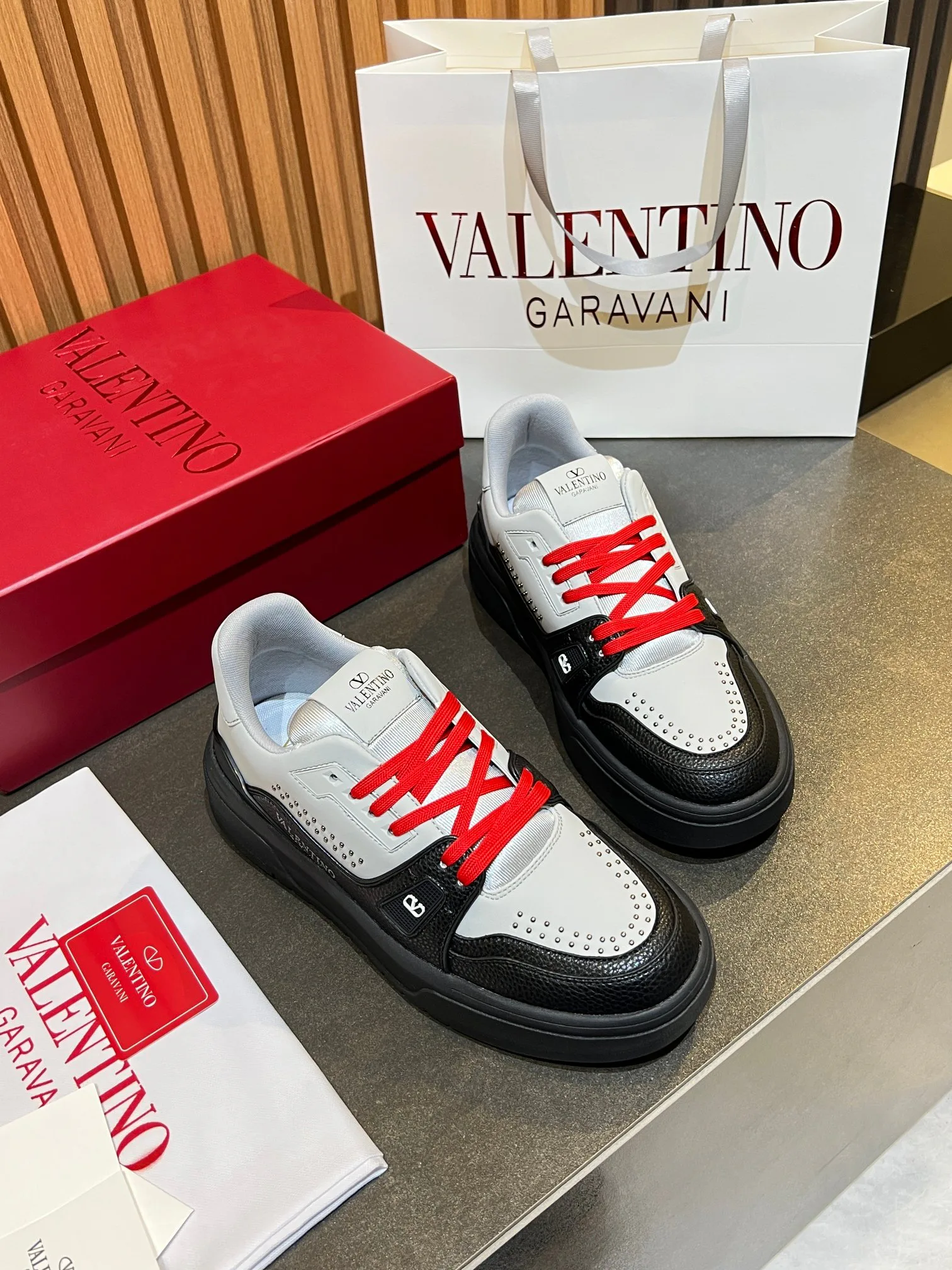 Кроссовки Женские Valentino 11575974