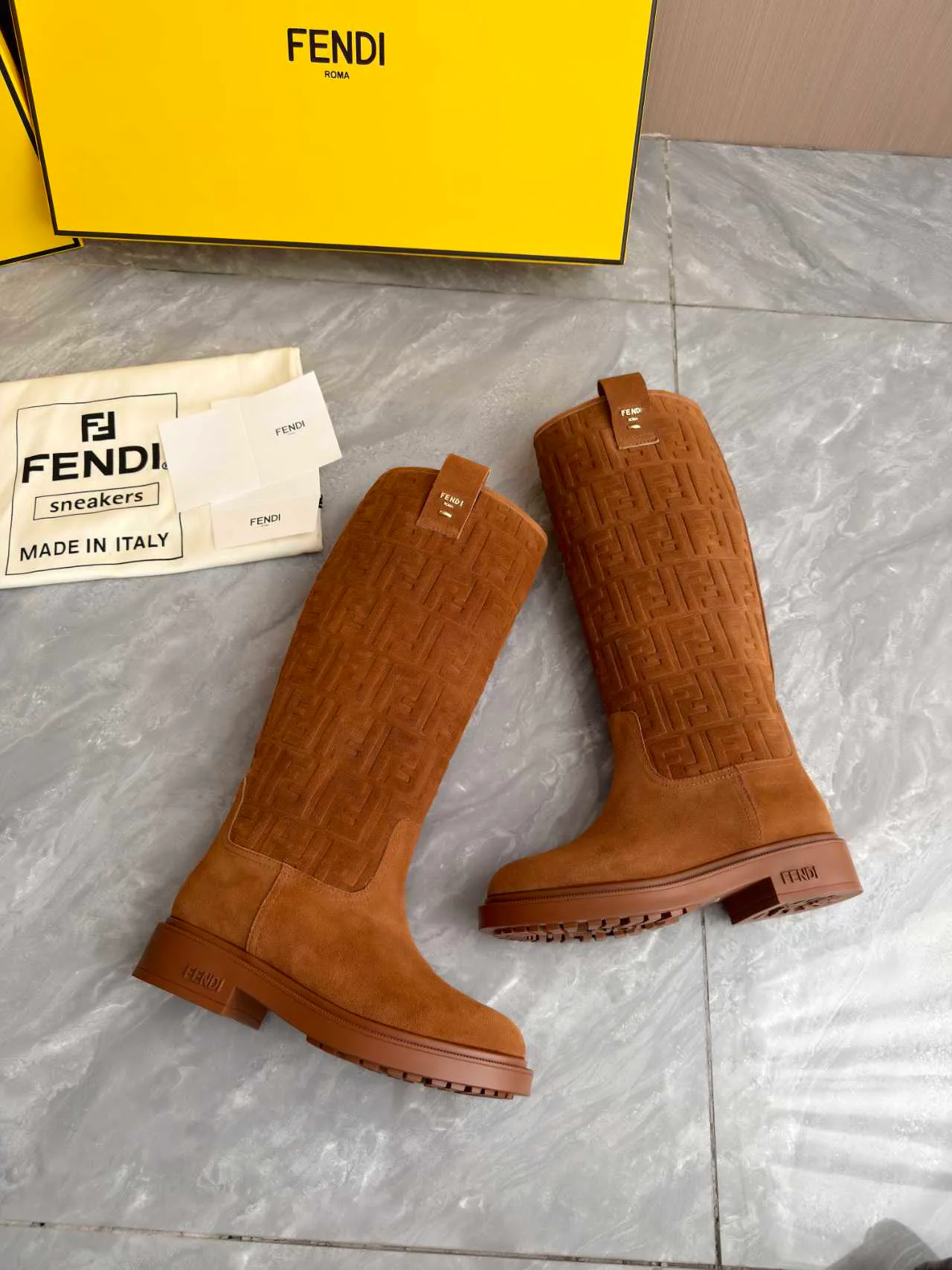 Сапоги Женские Fendi 18104327